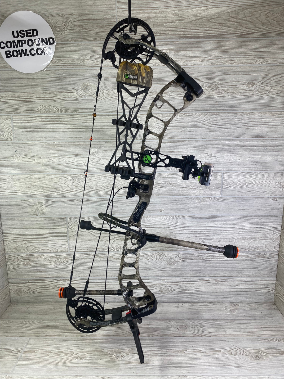Prime Black 3 60-70# 25.5-31" Right Handed Realtree Escape Loaded