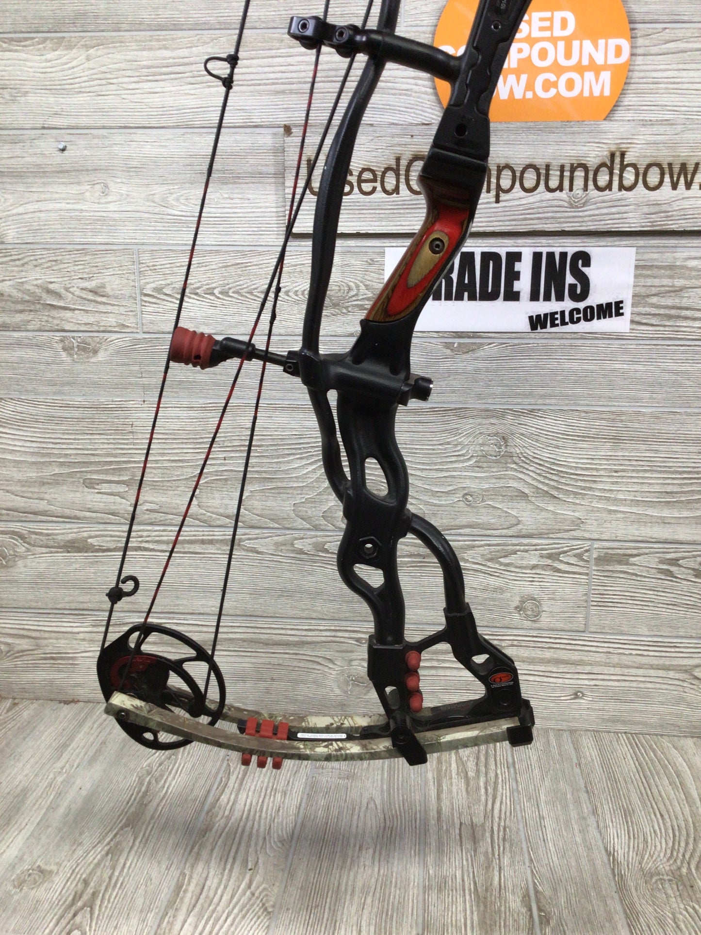 Hoyt Spyder Turbo Black/ Camo Limb Right Handed 70-80#