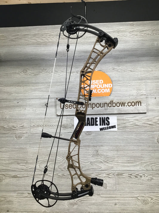Used Darton Tritech 31 Right Handed Flat Dark Earth 70LB 29" Draw