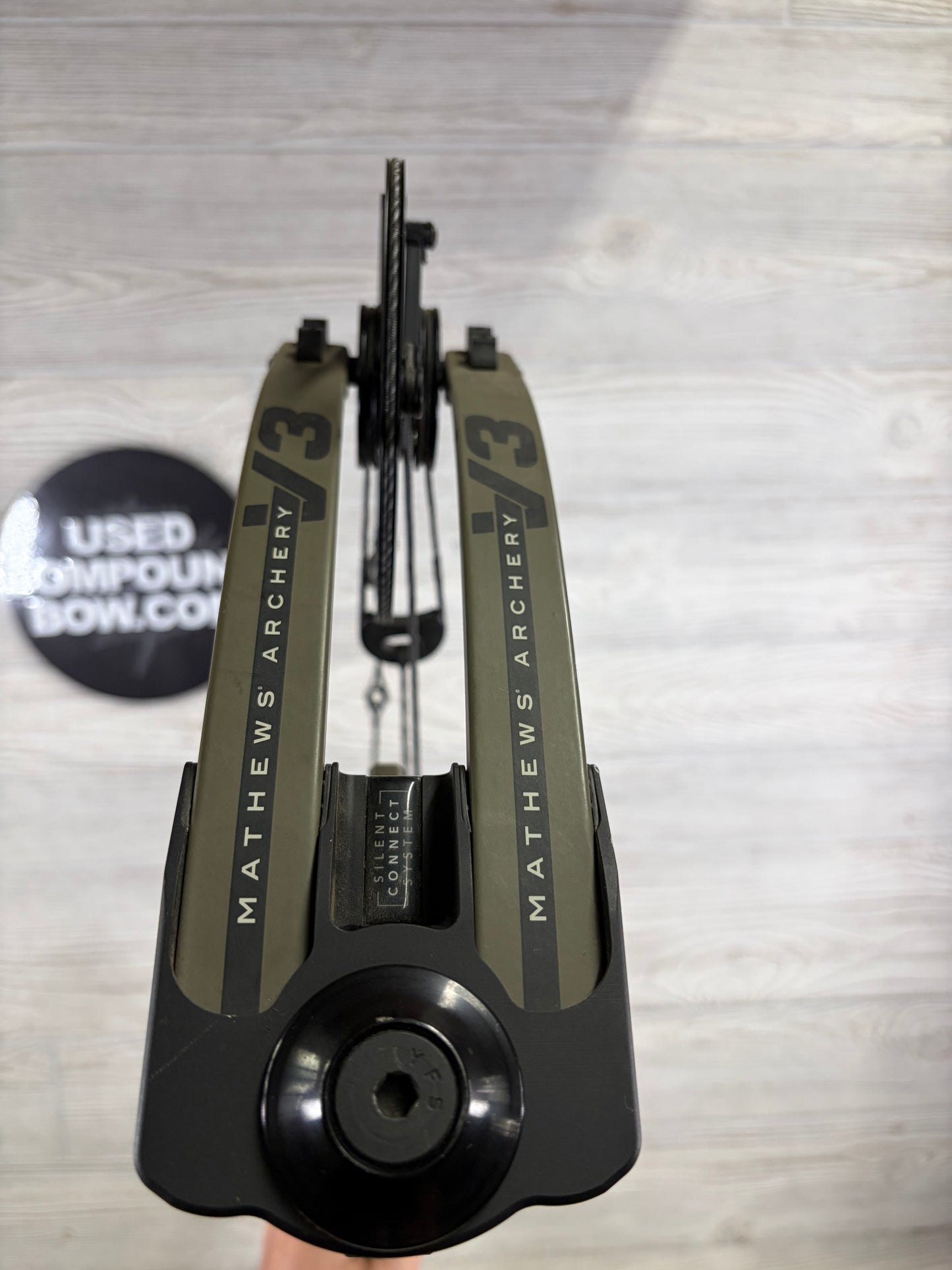Used Mathews V3 27 Left Hand Ambush Green Bow