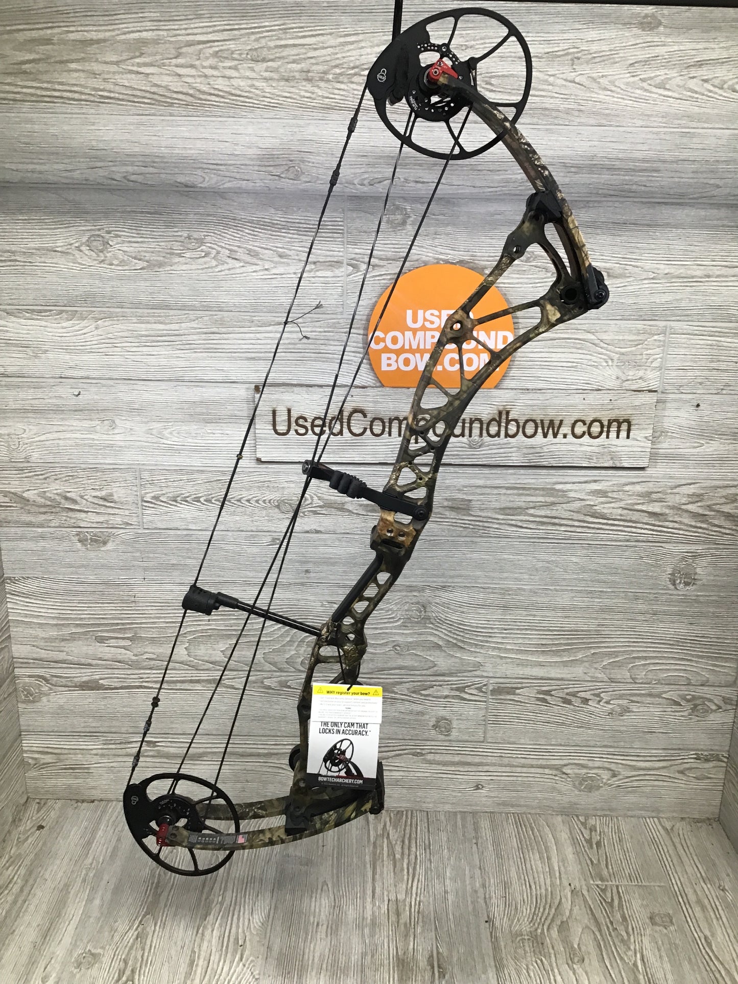 NEW Bowtech Revolt XL Mossy Oak 60-70# 27.5-33"