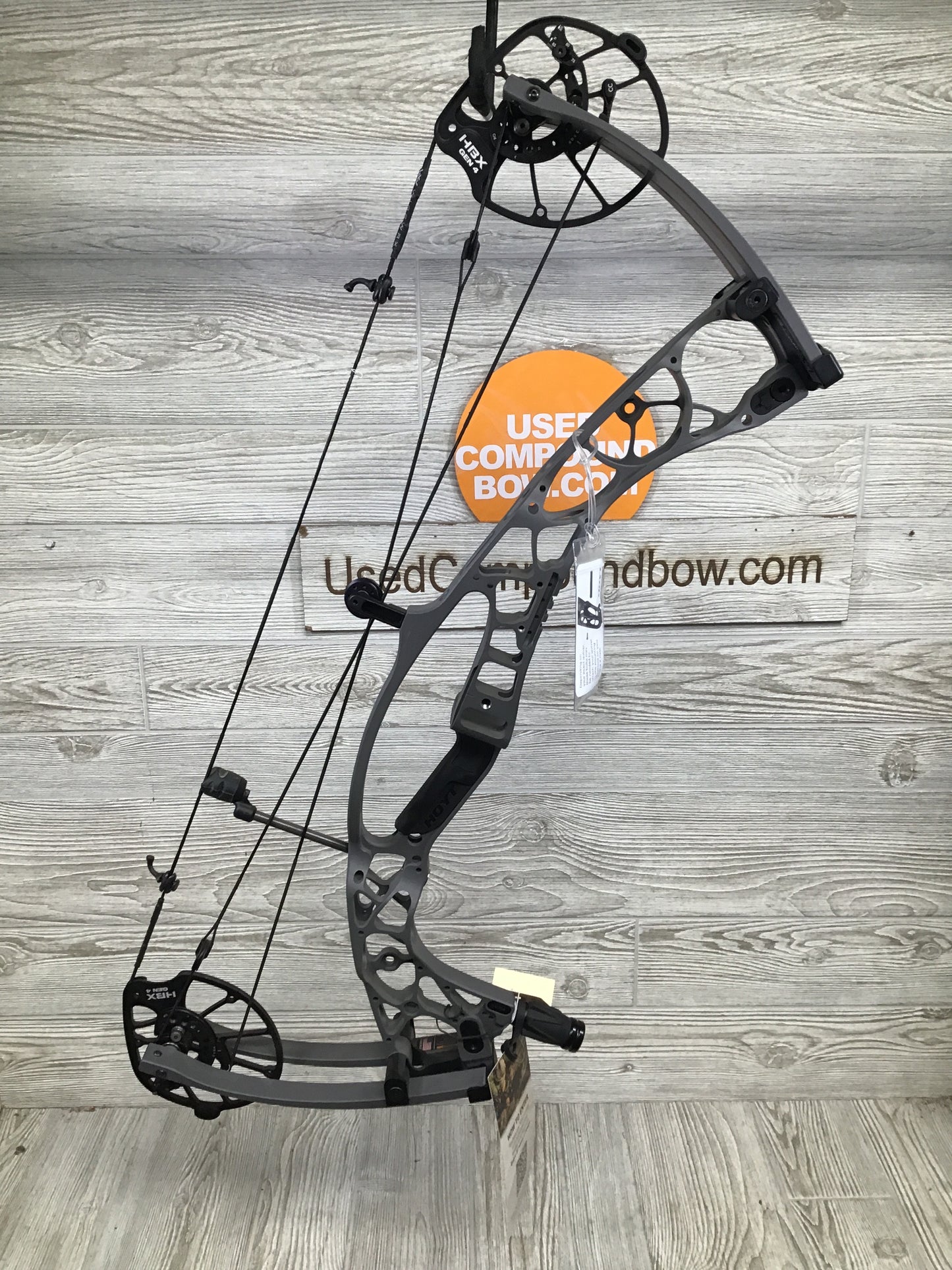 NEW Hoyt Alpha AX-2 29 Right Handed Tombstone 60-70#/25-30"