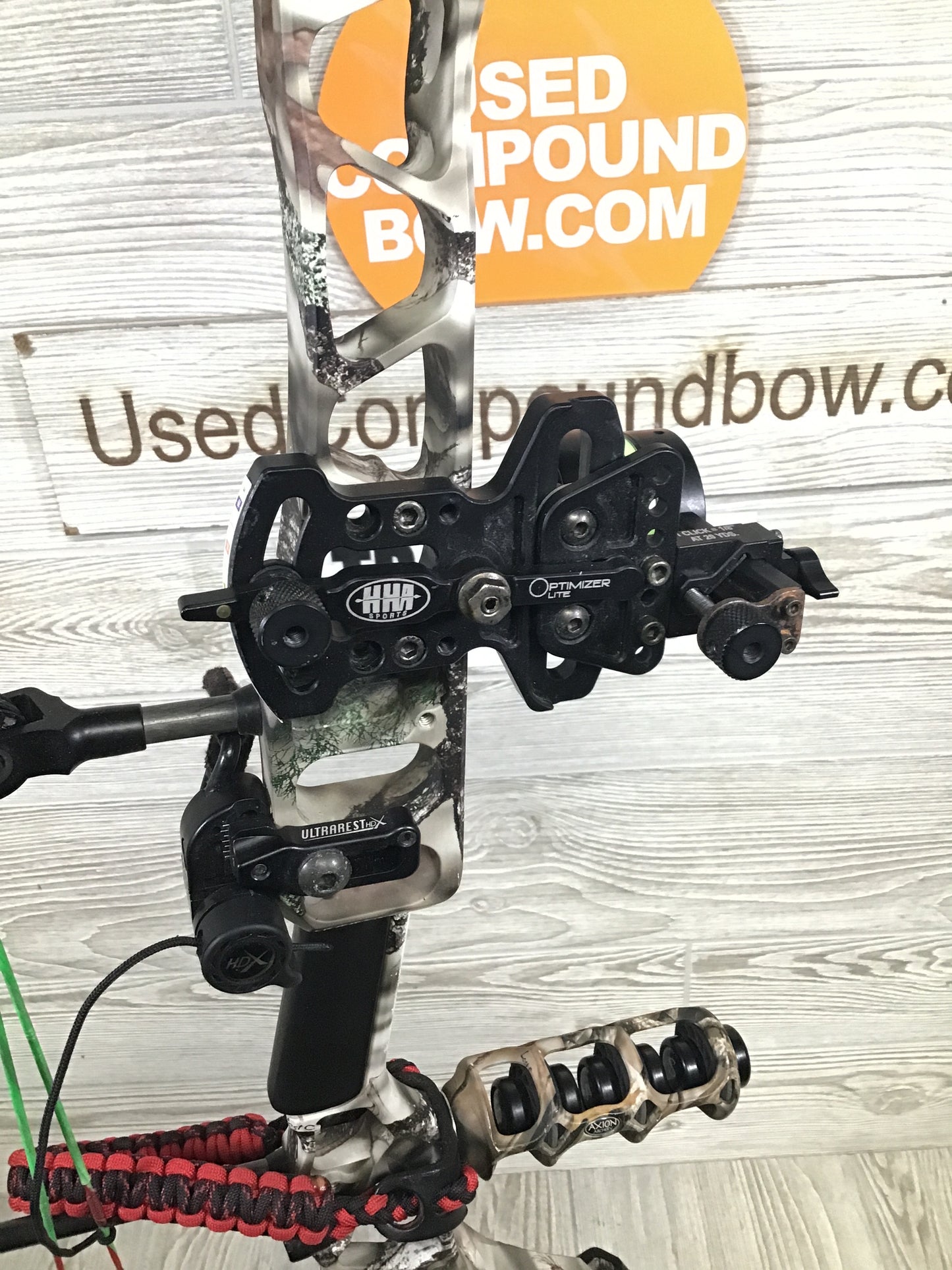 Used Mathews Halon 6 RH 27"/70# Lost Camo