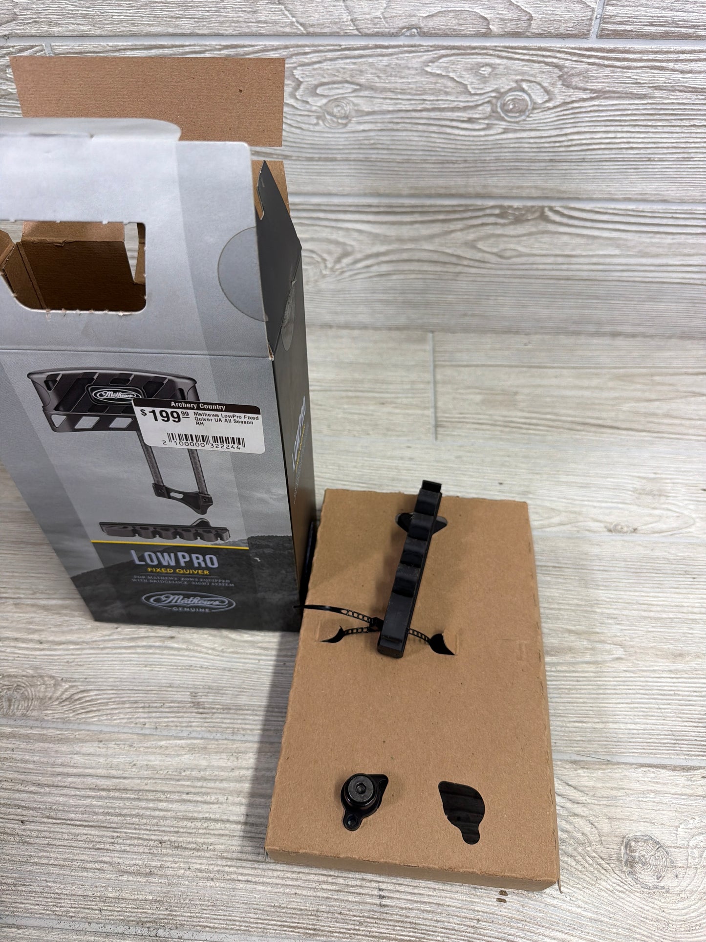 Mathews LowPro Fixed Quiver Under Armour Forest Right Hand (Copy)