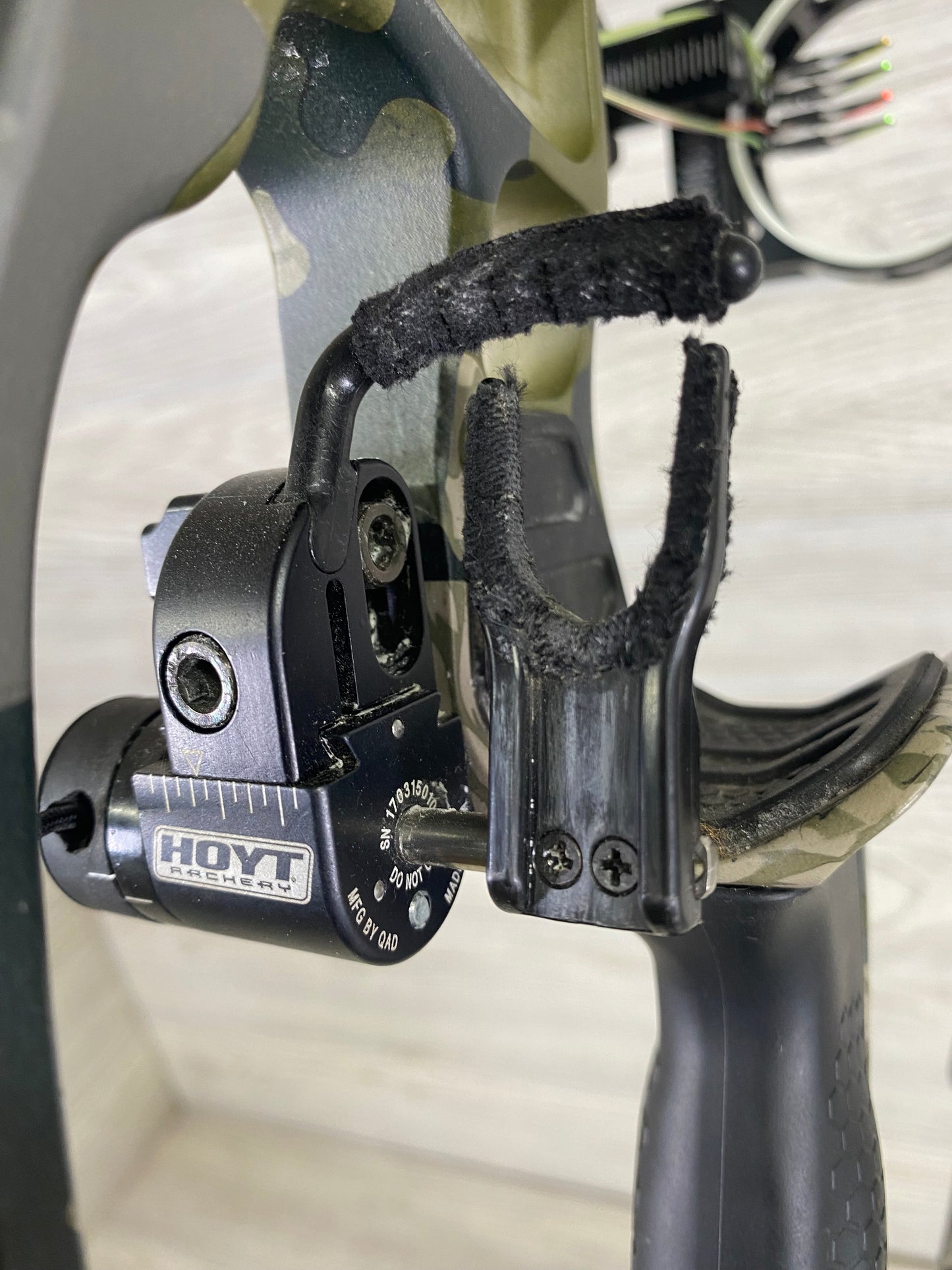 Used Hoyt Helix Left Hand 25-28" 55-65# Package