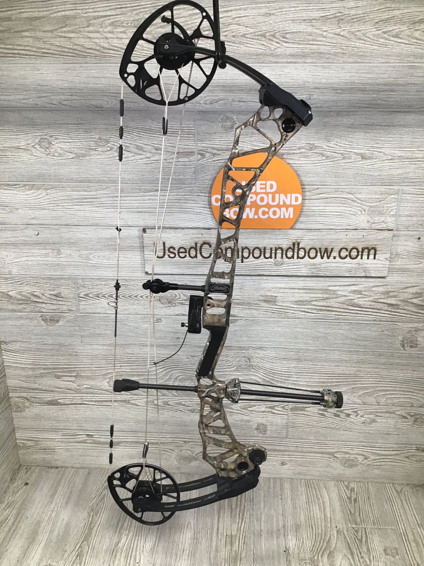 Used Mathews Traverse LH 60lbs Realtree dipped Package