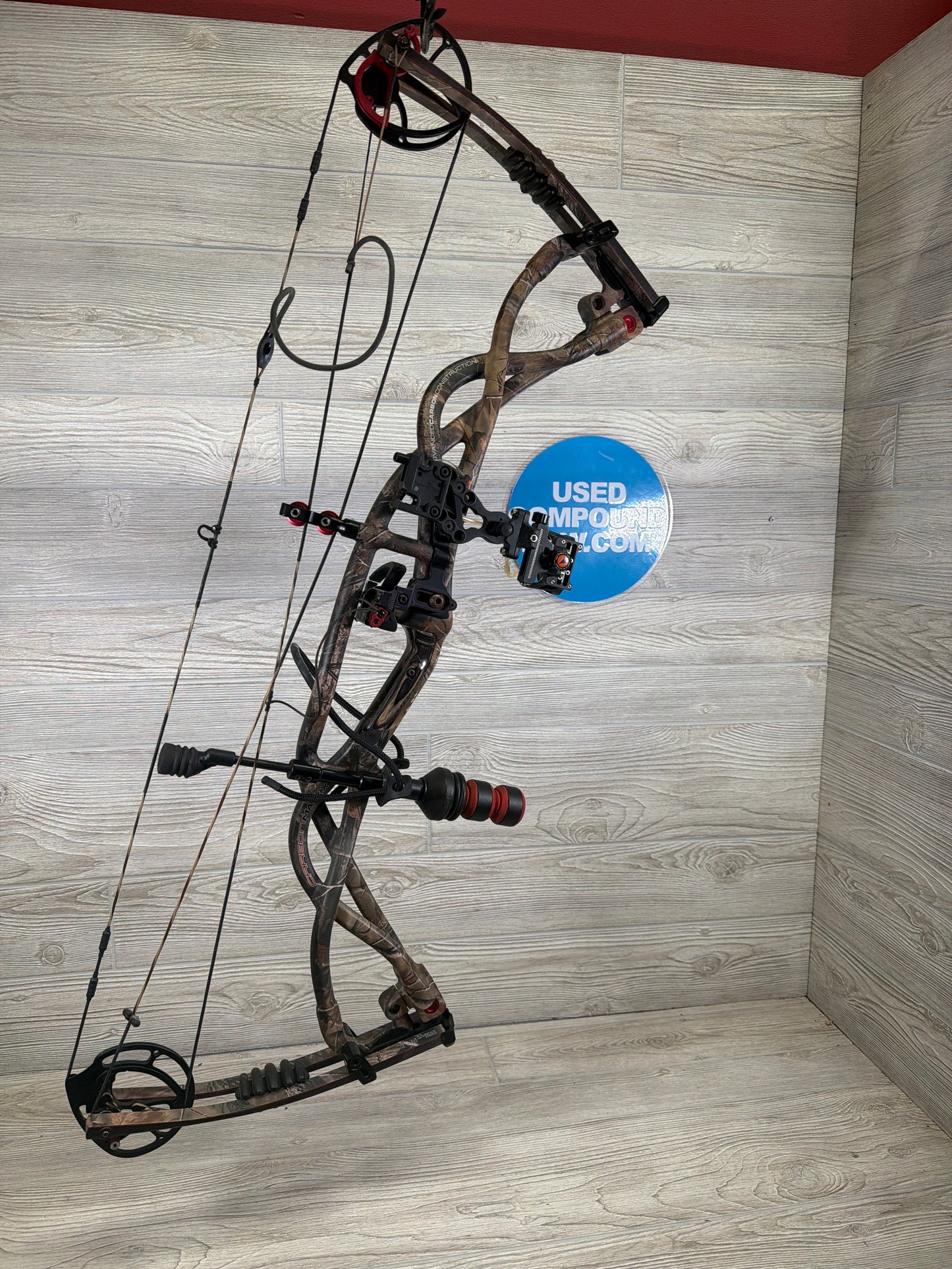 Used Hoyt Carbon Matrix 29" 70lb Right Hand Camo Bow Pkg