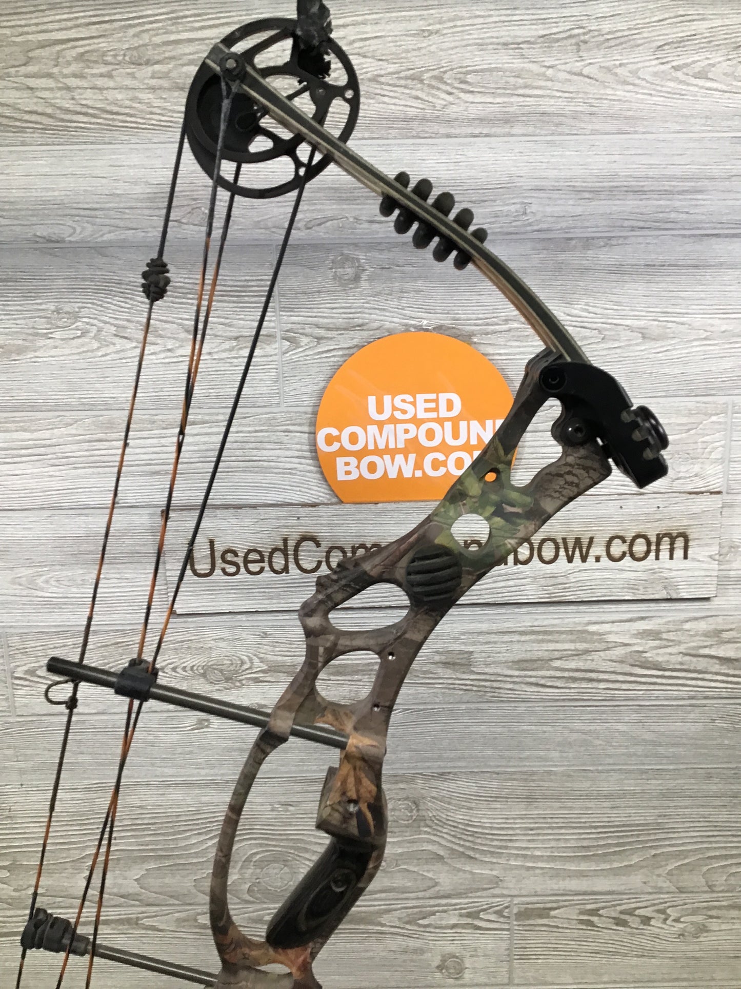 Used Hoyt Vectrix RIght Handed 28/70 Camo