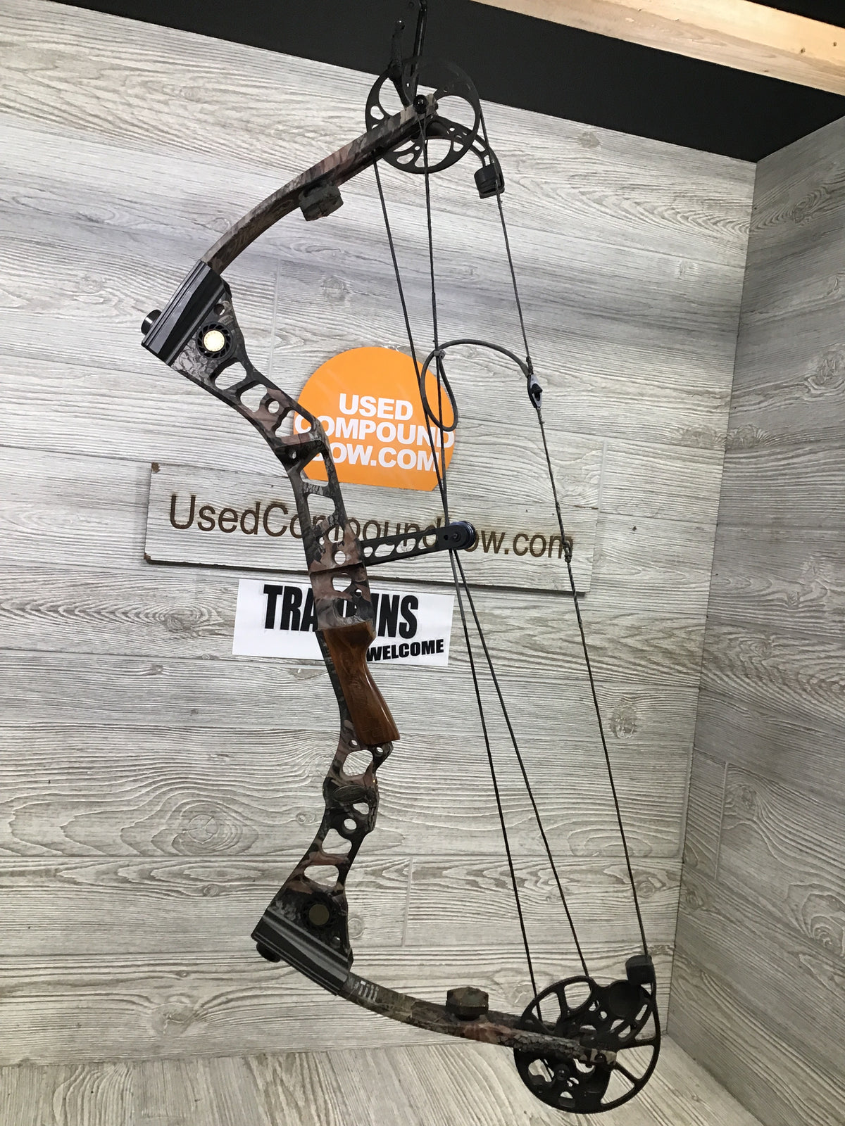 Mathews Outback 29" 60-70lb Right Handed Bow
