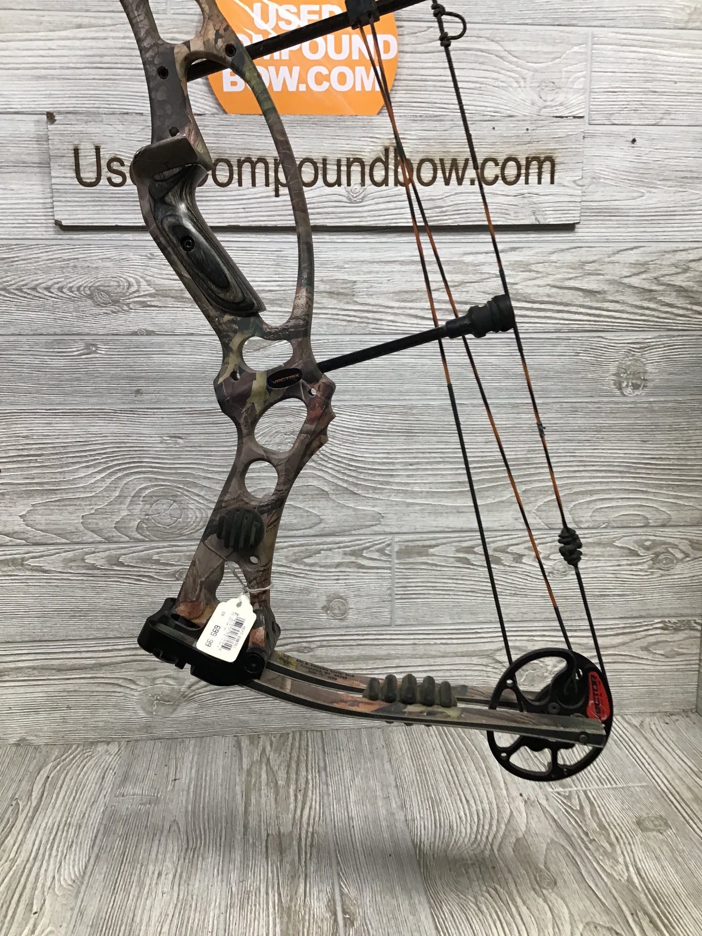 Used Hoyt Vectrix RIght Handed 28/70 Camo