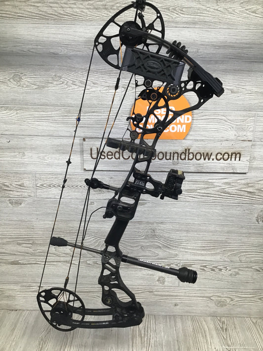 Used Mathews Halon 6 Ready to Hunt PKG Right Handed 70lb