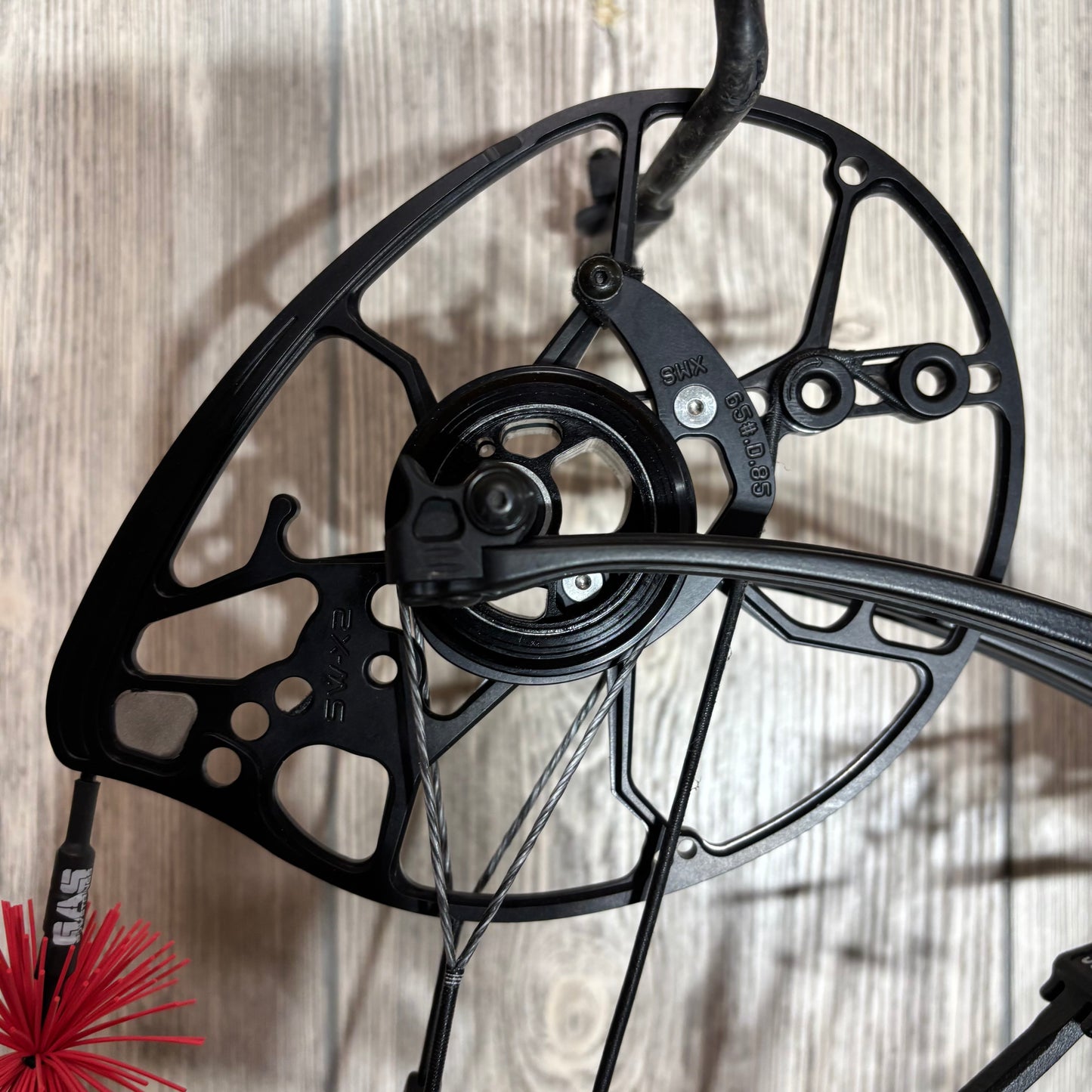 Used Mathews ARC 34 RH Black with SysymX Strings