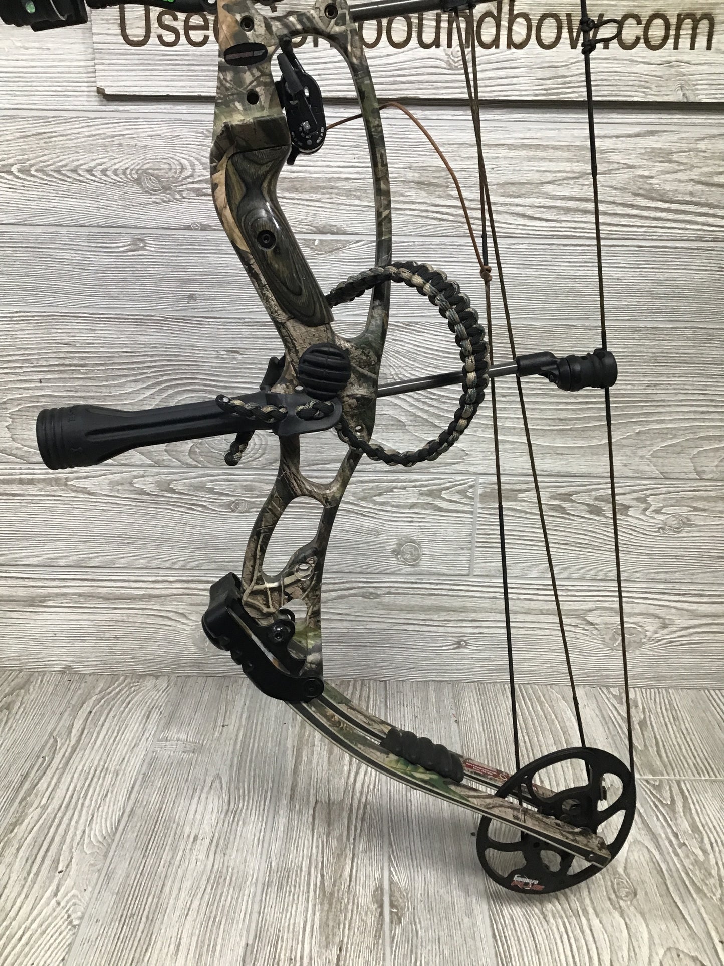 Used RH Hoyt Seven 37 XT 1000 Hunt PKG 60-70# Realtree