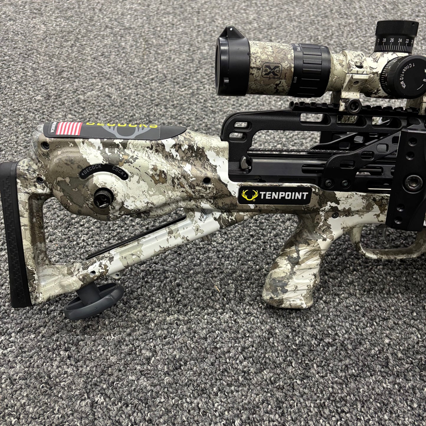 Used Tenpoint Flatline 460 Crossbow Package with Halo Soft Case and Axis Tripod