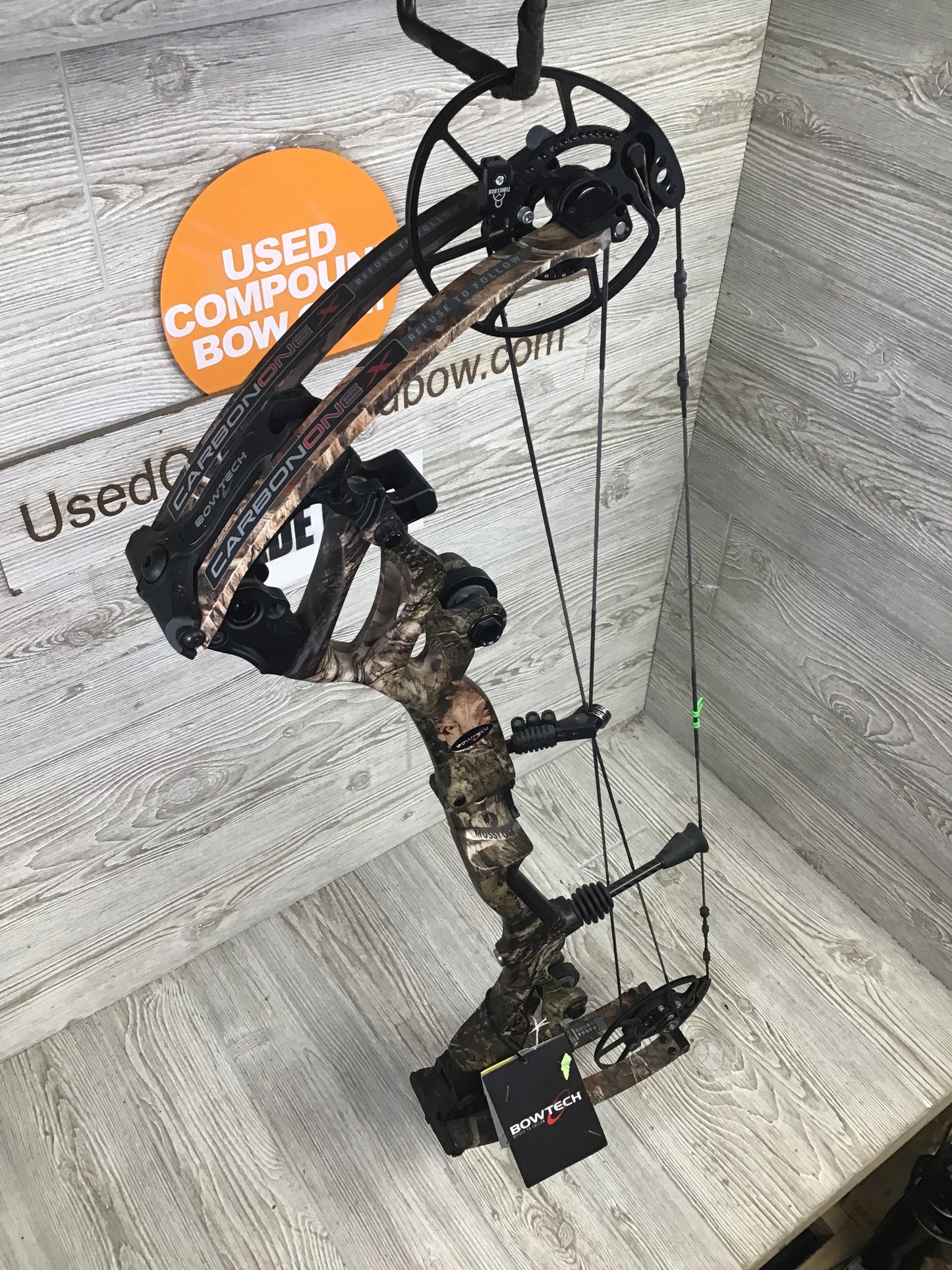 Bowtech Carbon One X 60-70# Right Hand Mossy Oak