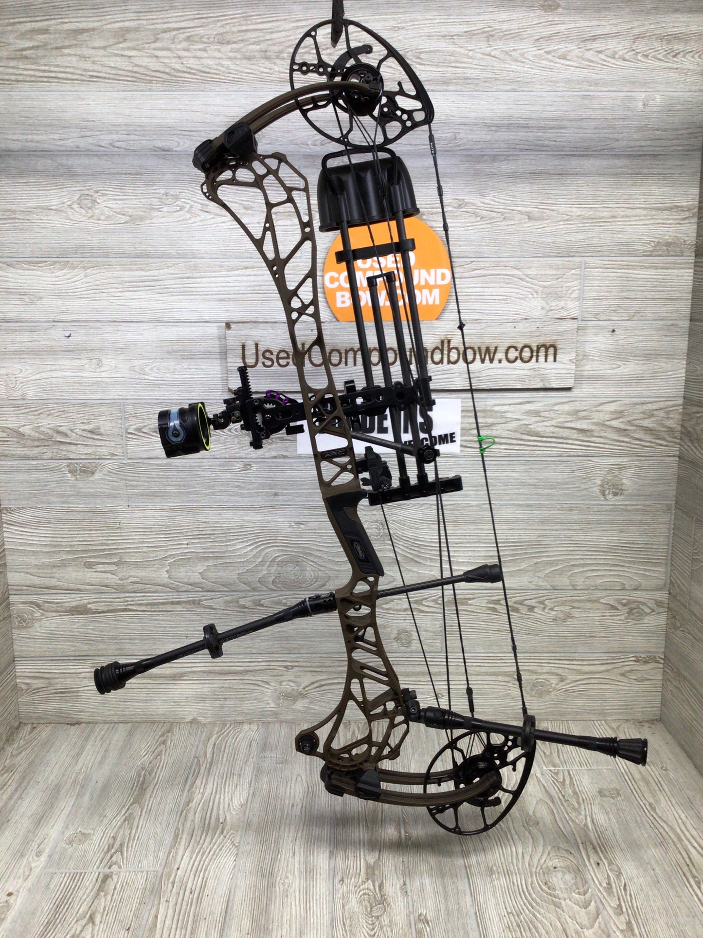 Used Mathews ARC 34 Right Handed Kodiak 29"/75# LOADED PACKAGE