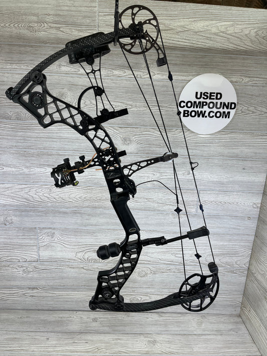 Used Mathews Z7 Xtreme TACTICAL 25.5" 70lb RH Bow Pkg