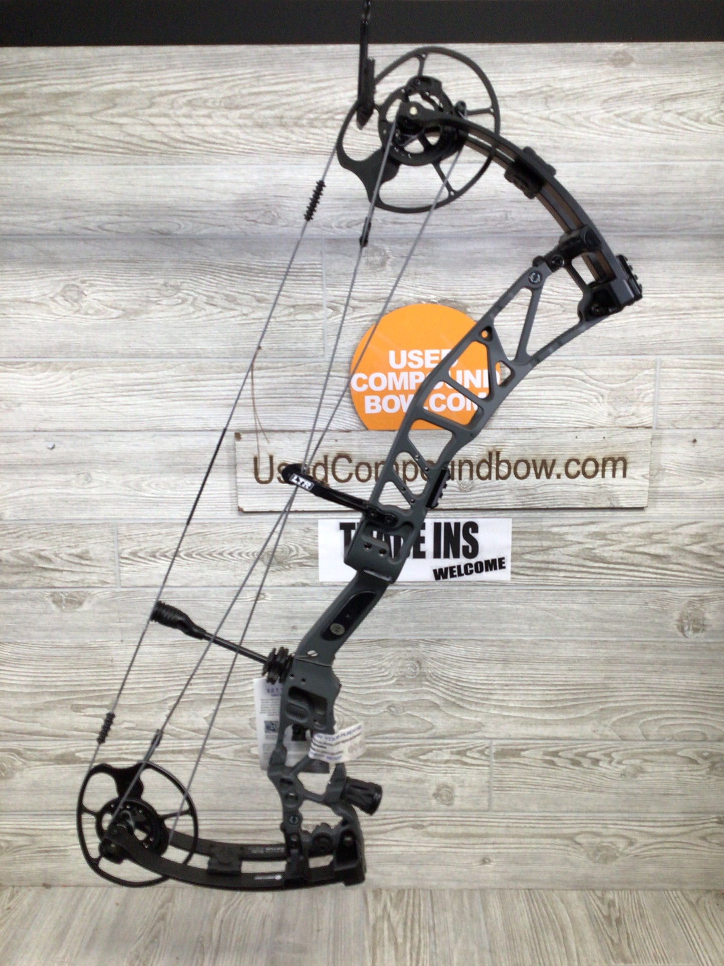 Elite Artus Right Handed Slate Gray 50-60lb