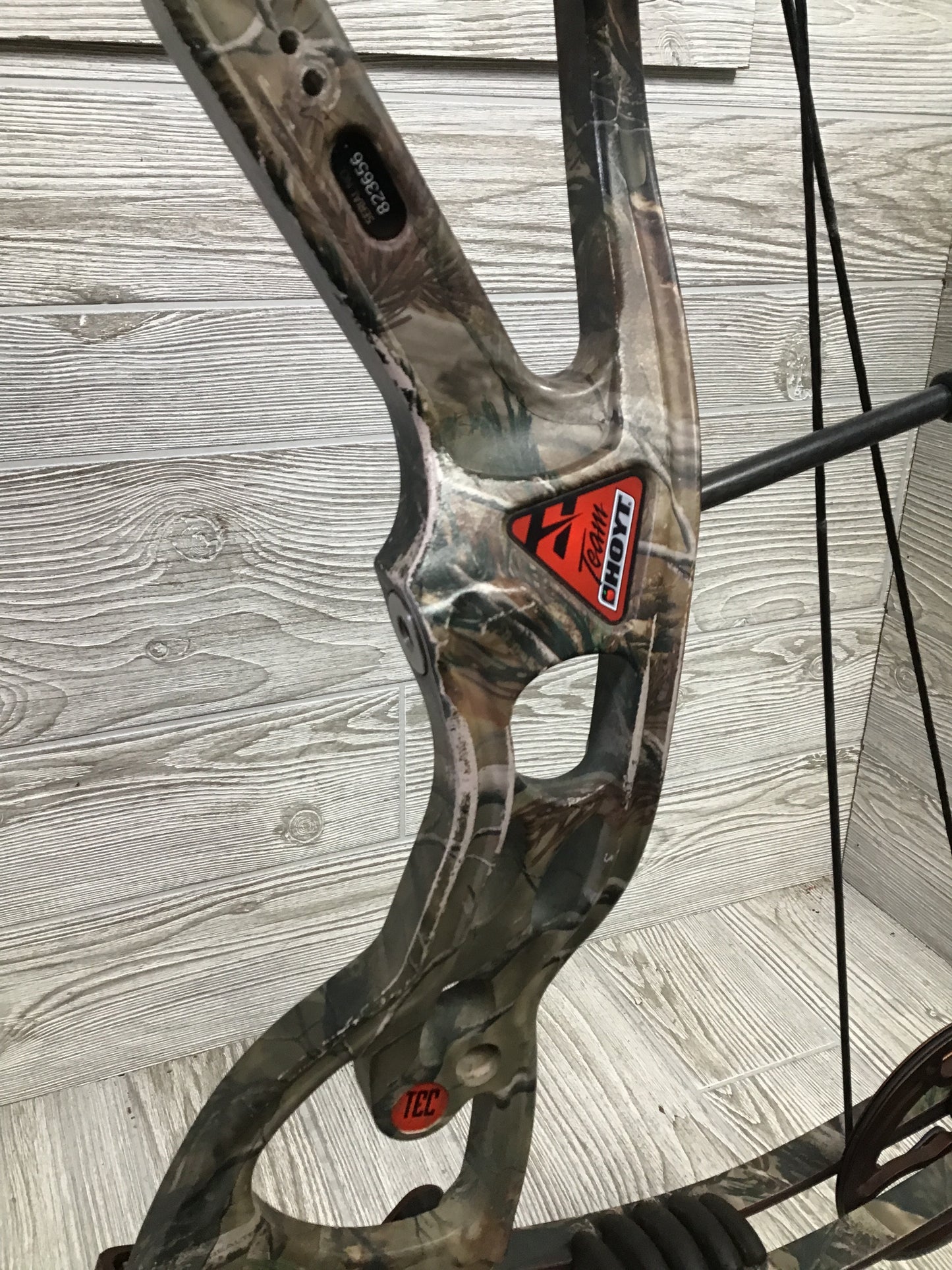 Used Hoyt Rampage XT RH PKG 28/70#