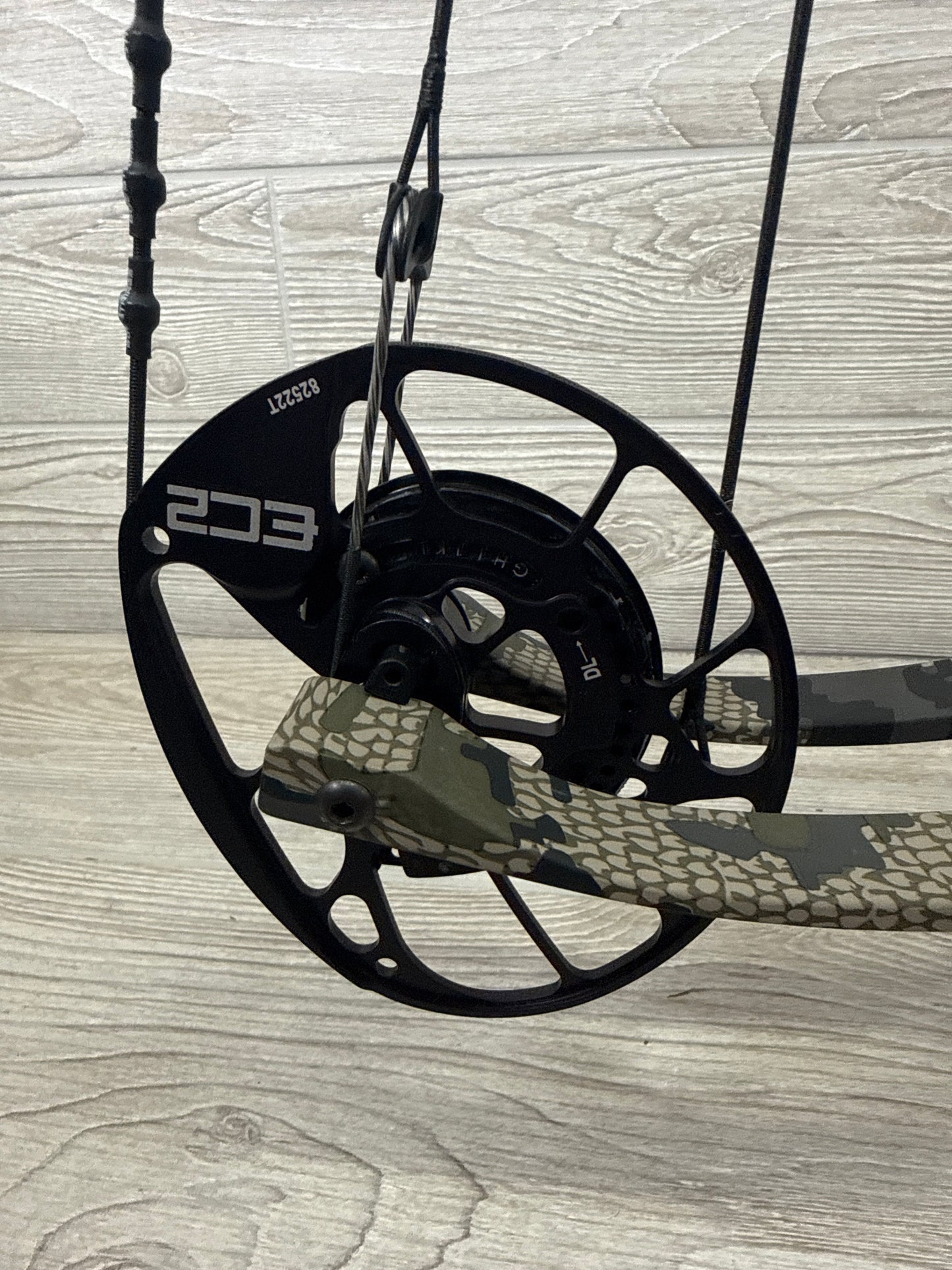 PSE Mach 35 left hand 60 lbs charcoal with kuiu limbs systm x strings