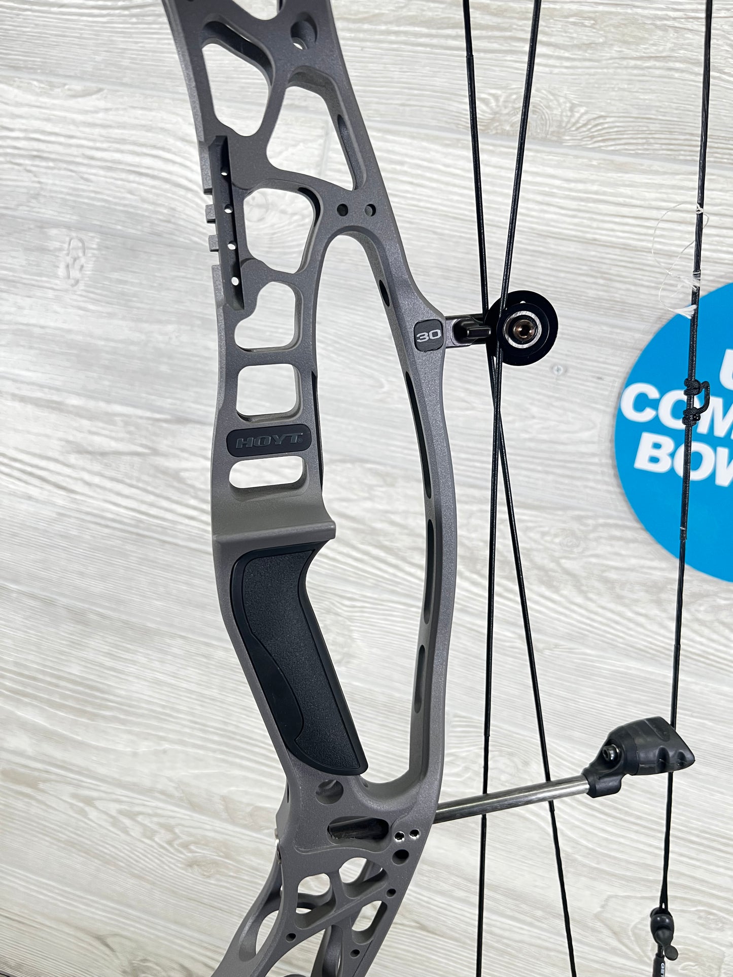 Used Hoyt Alpha X 30 Tombstone 60-70# 25" - 30" Right Hand