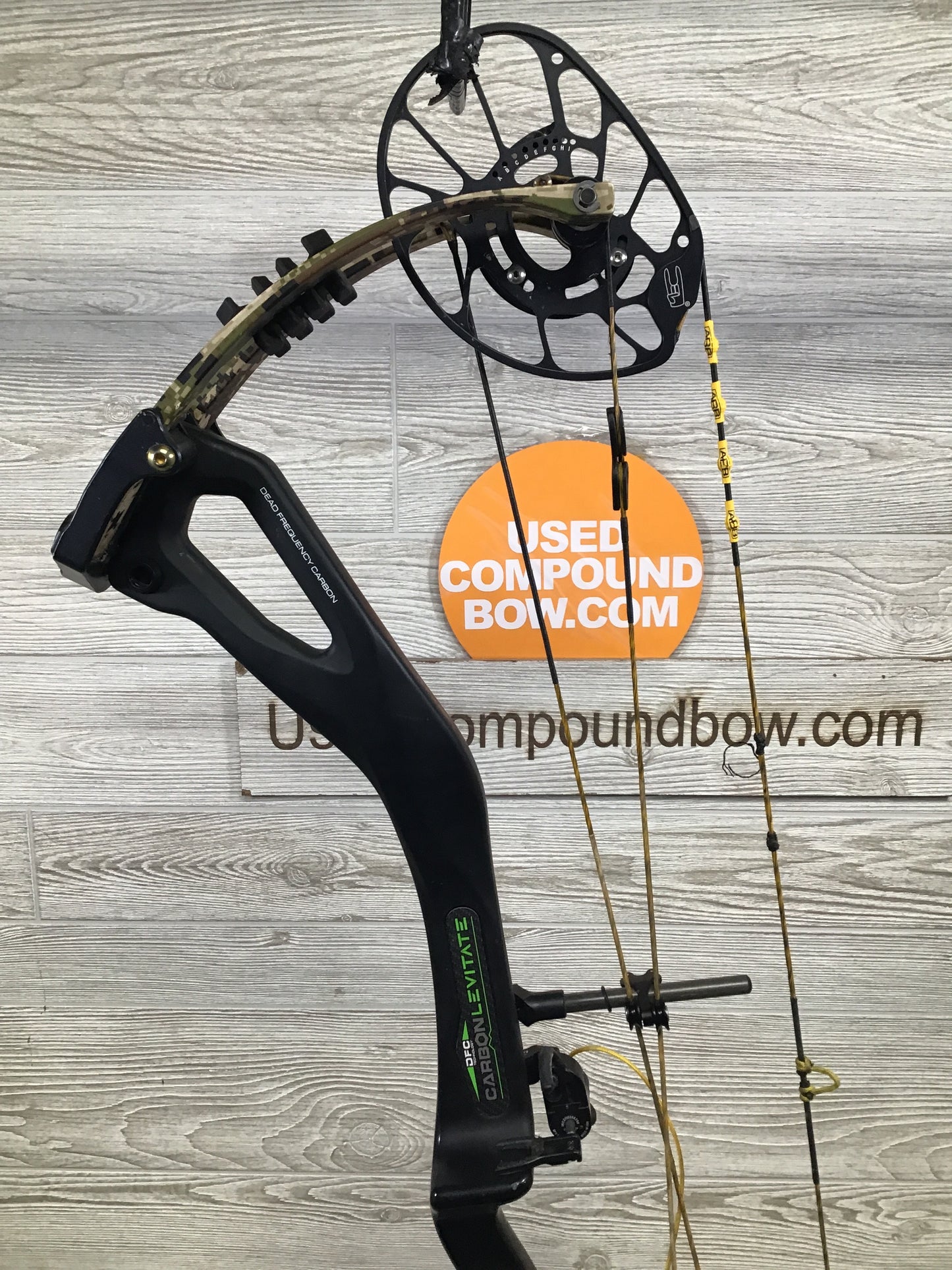 PSE Carbon Levitate Right Hand E2 Cam Black Riser/Subalpine limbs 60-70#