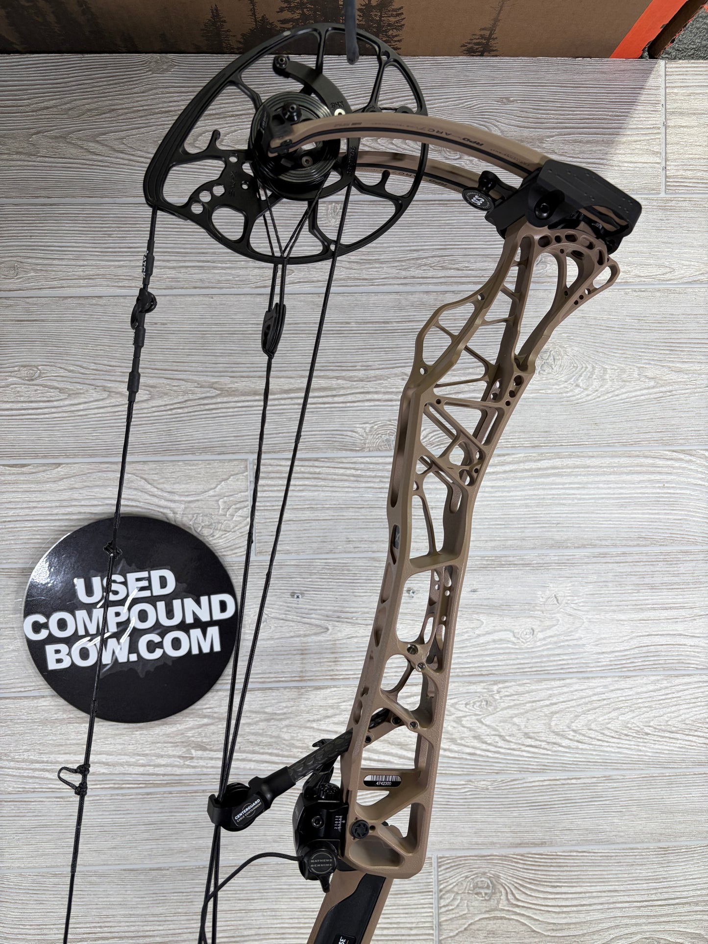 Used Mathews Lift X 29.5 Right Handed Earth with Mathews MX2 Rest