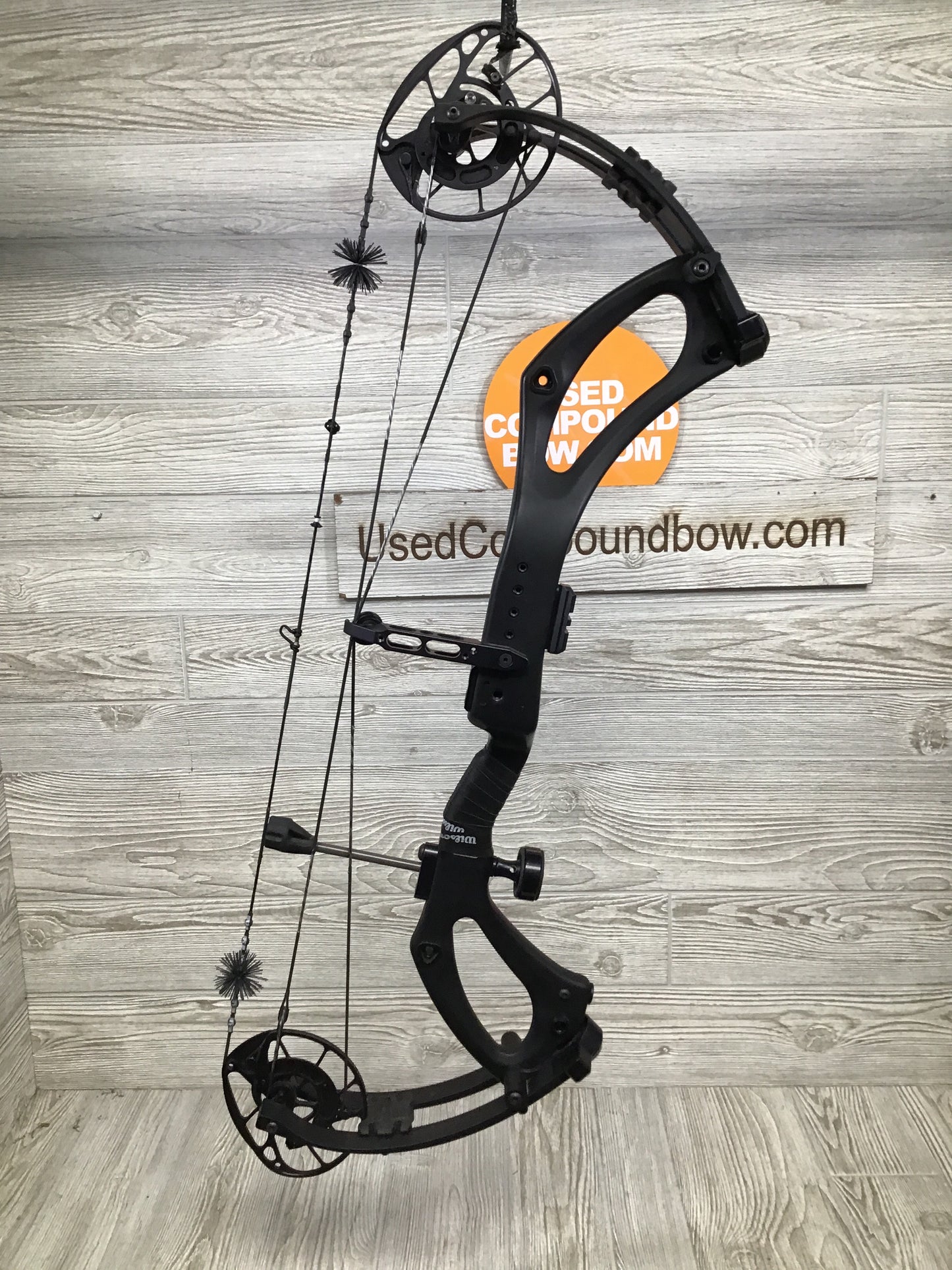 Used PSE Mach 30 DS Black Right Handed 24.5-30" 60/70#