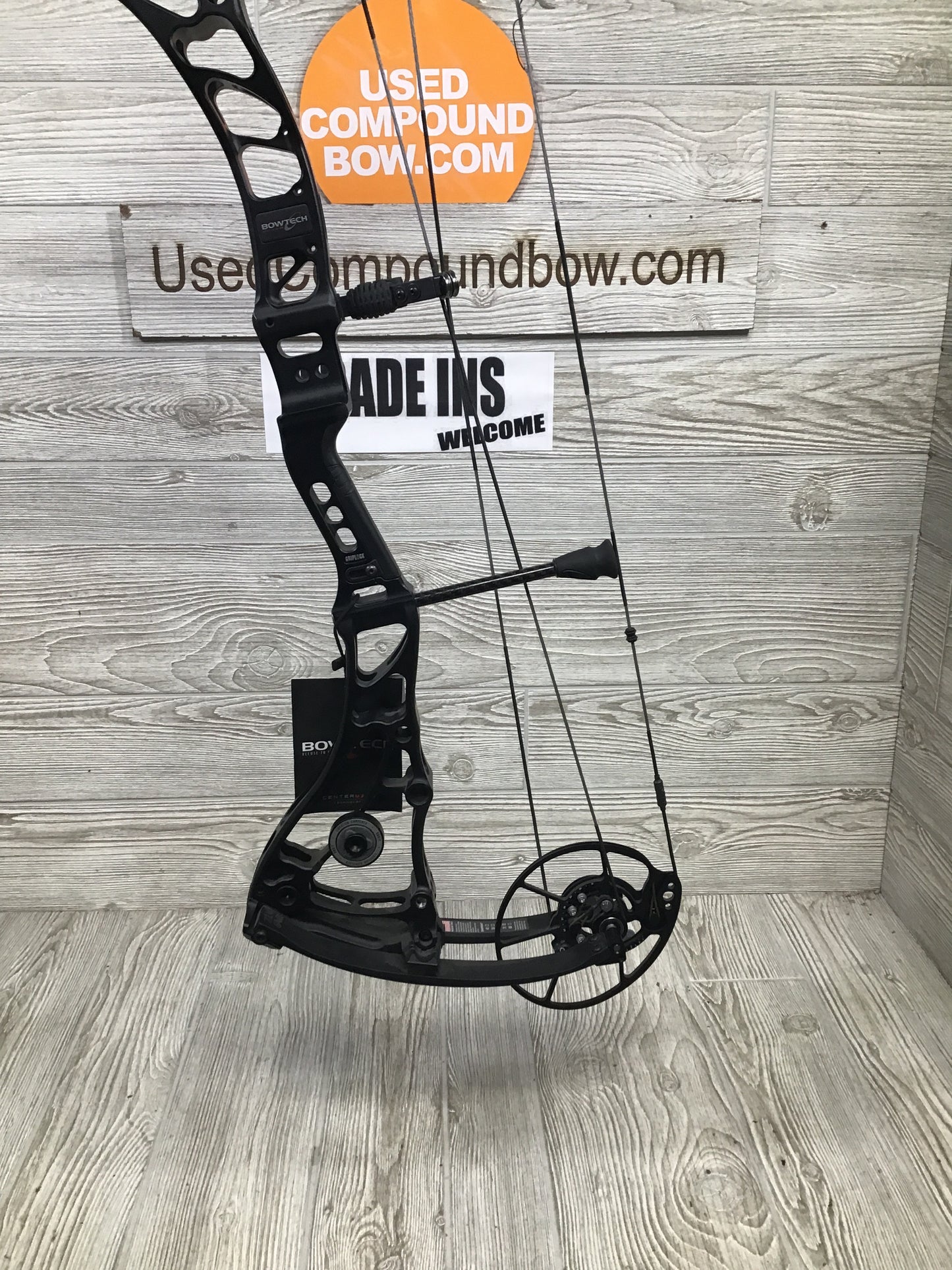 Bowtech Core SS 60-70# Black Right Handed