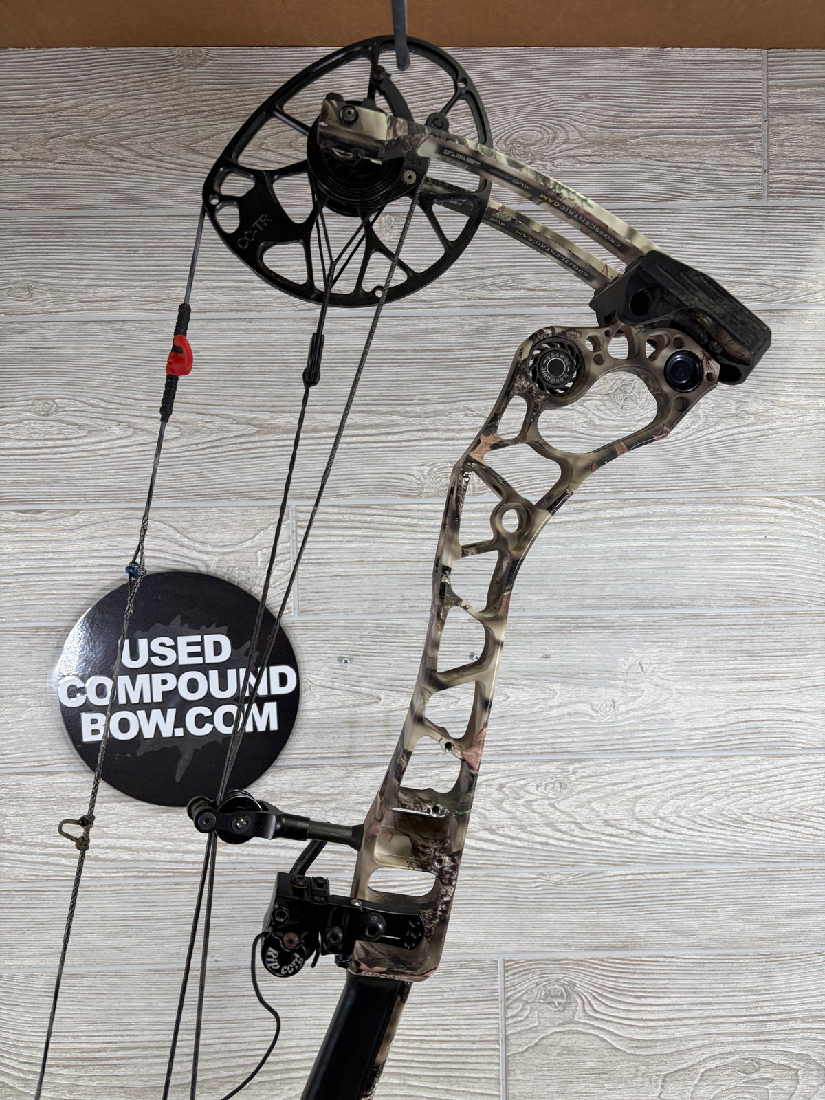Used Mathews Halon 6 Right Handed 28/70 with Rest