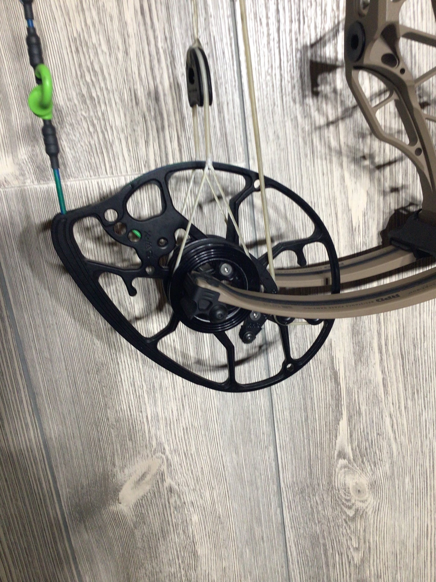 Mathews Lift 29.5 Earth RH