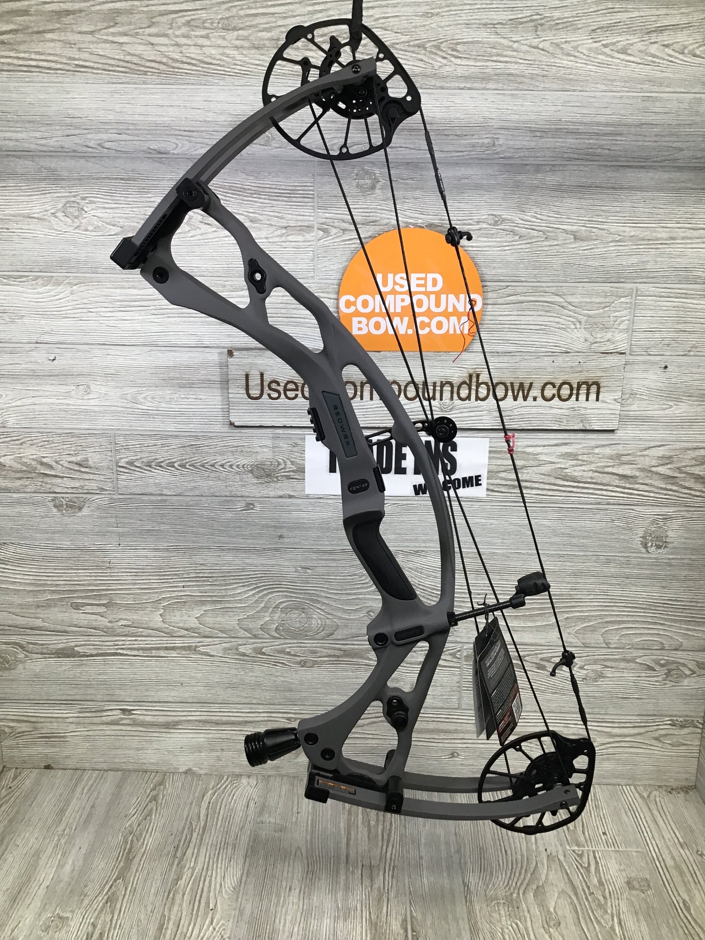 Hoyt RX-8 Right Hand 60-70# Tombstone 28.5-30"