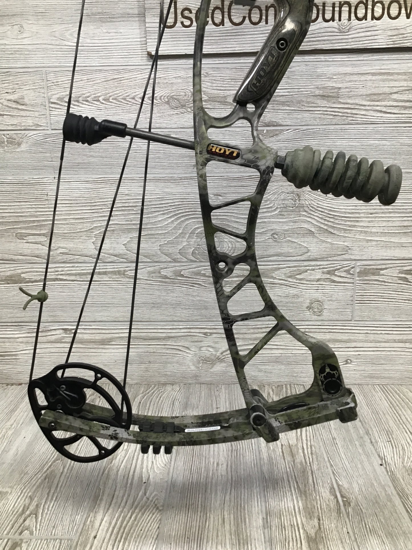 Used Hoyt Spyder 34 Left Handed 60-70# 31" Package