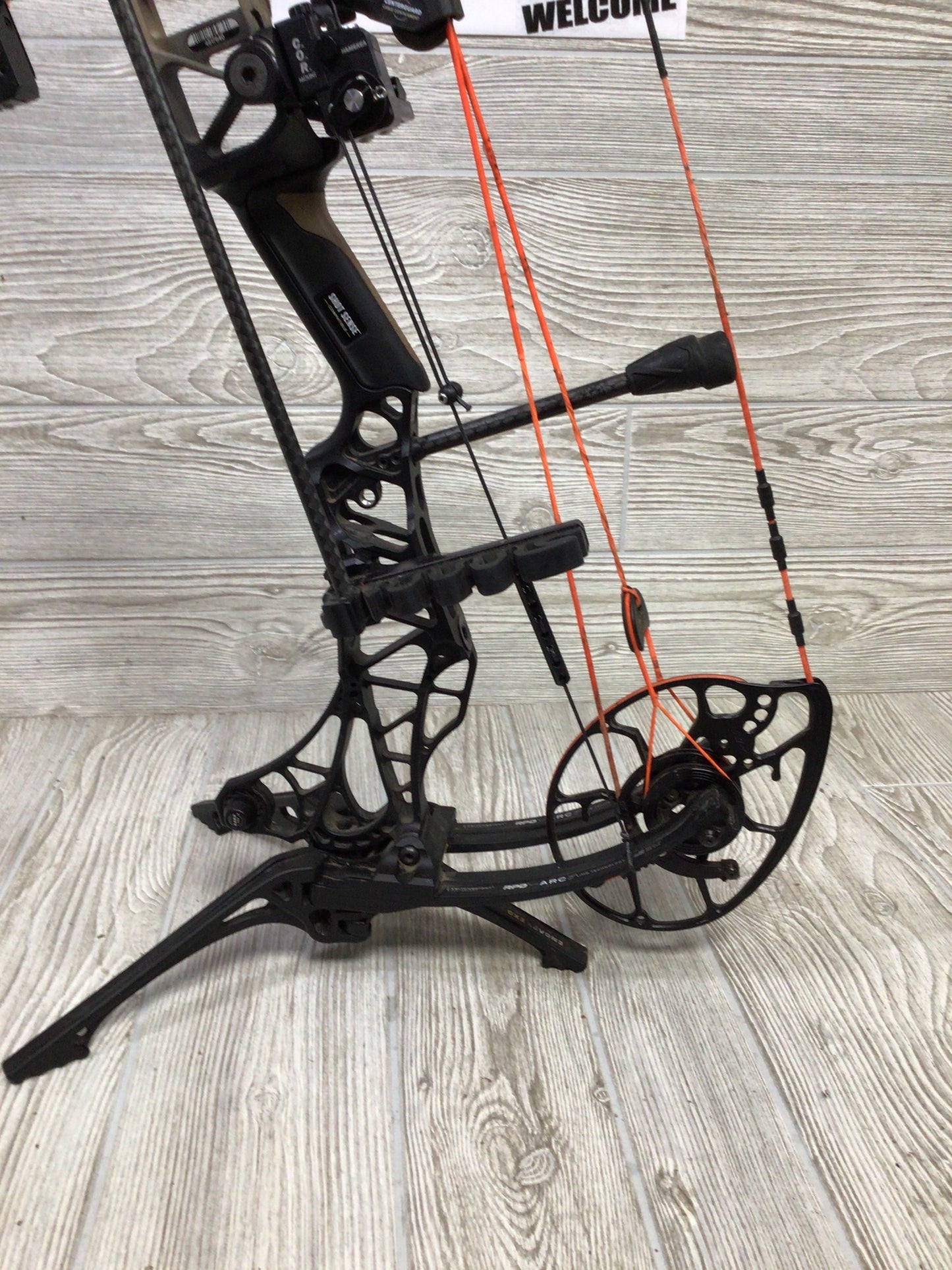 Used Mathews Lift X 29.5 Left Hand Earth Fade to Black LOADED Package