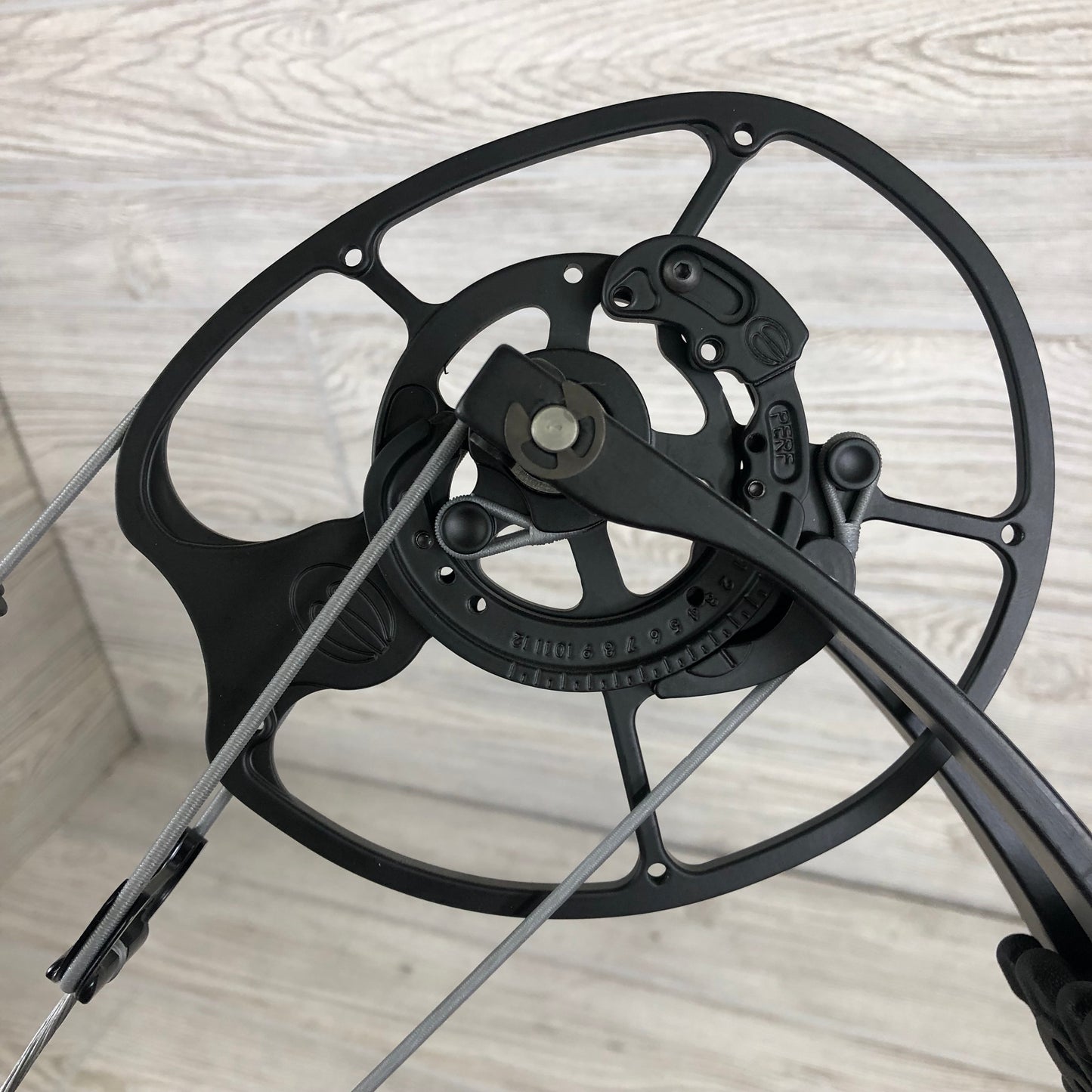 Elite Eon Carbon Sienna Brown RH 70lbs