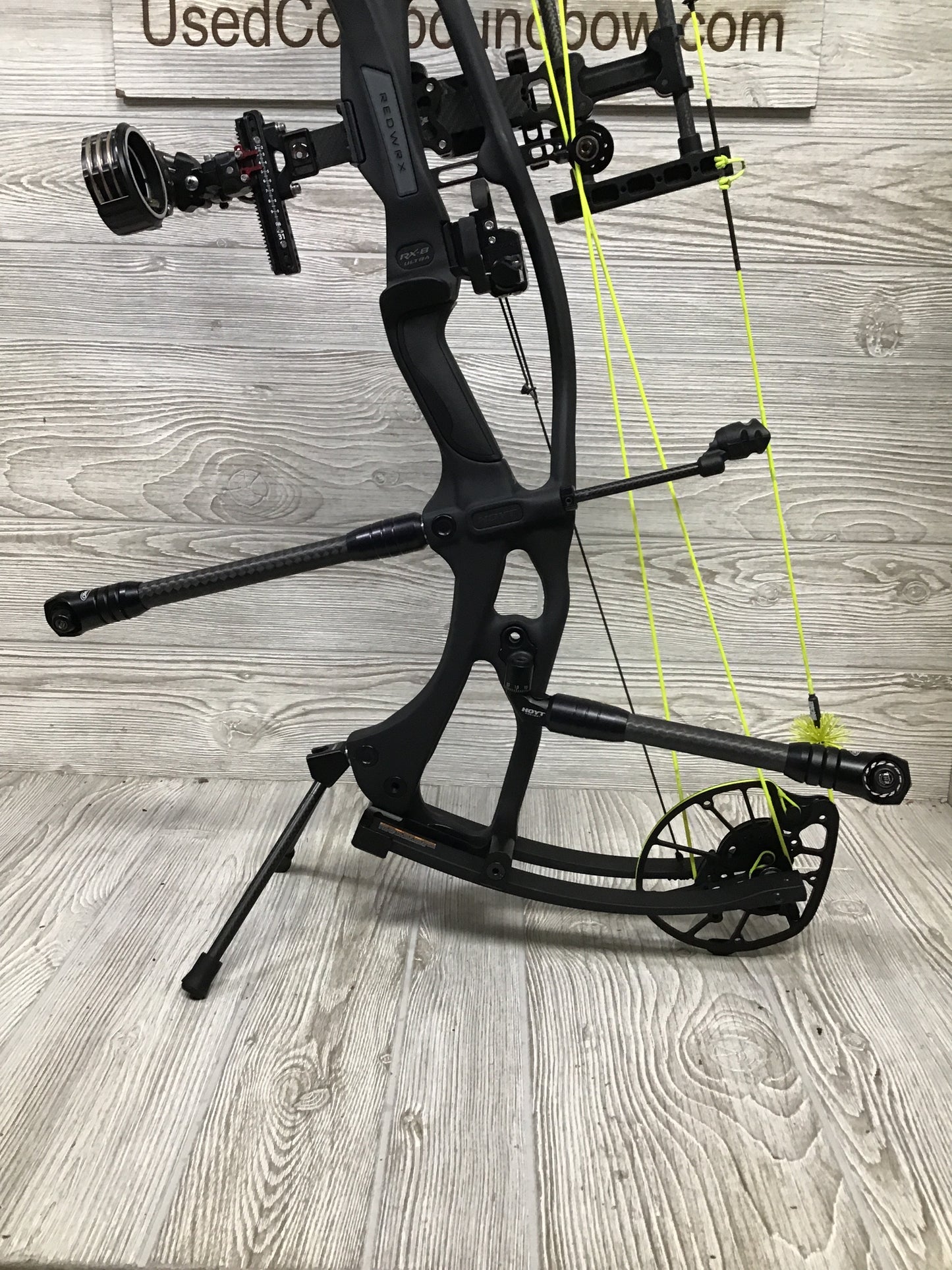 Hoyt RX-8 Ultra Black RH 60-70# LOADED
