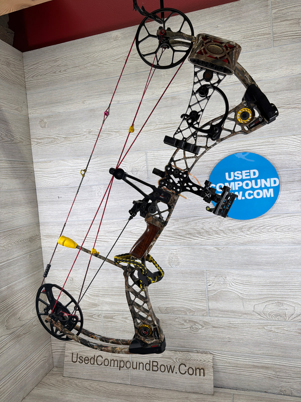 Used Mathews Creed XS 28" 70lb Camo Bow Pkg