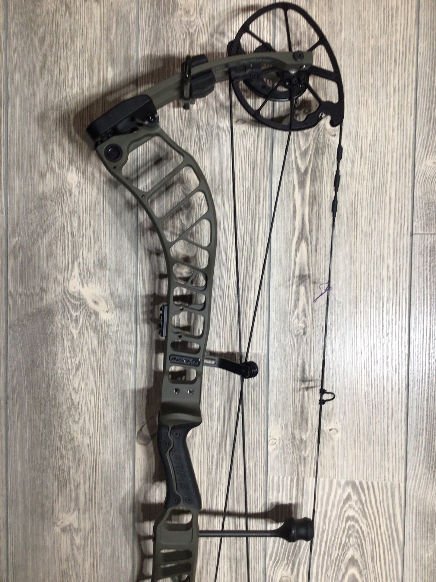 Used Prime RVX+ 34 70# 29"