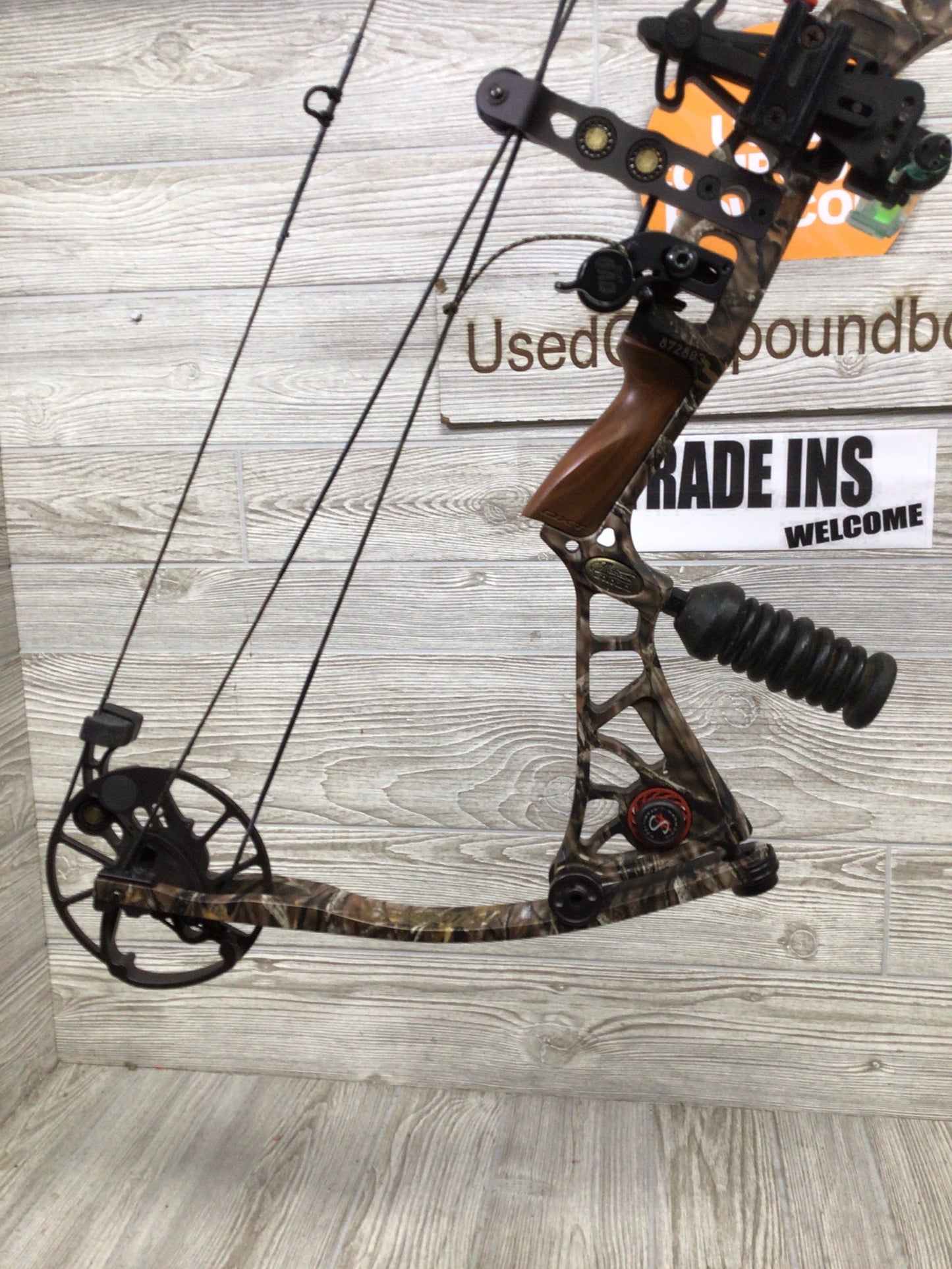 Mathews DXT right hand hunt ready package 60-70# 28.5