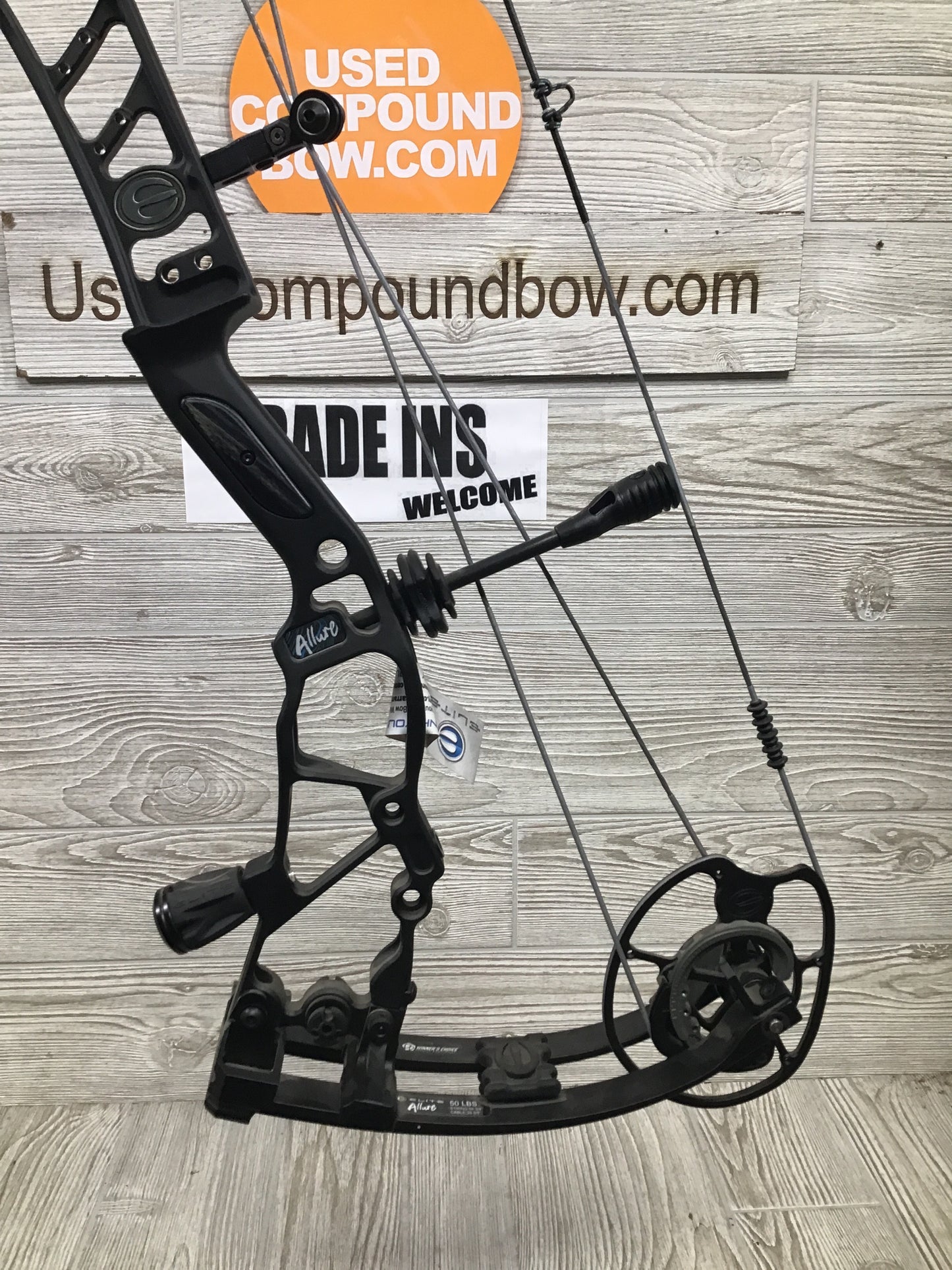 Elite Allure Right Handed Black 40-50lbs Bow
