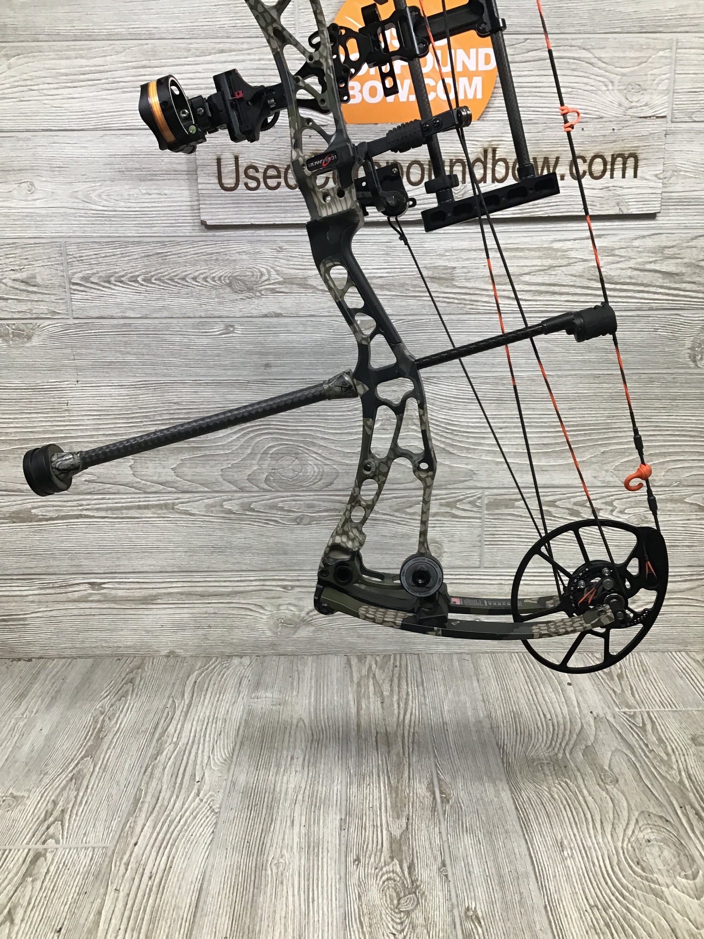 Used Bowtech Solution SS RH Kuiu 60-70lbs loaded package