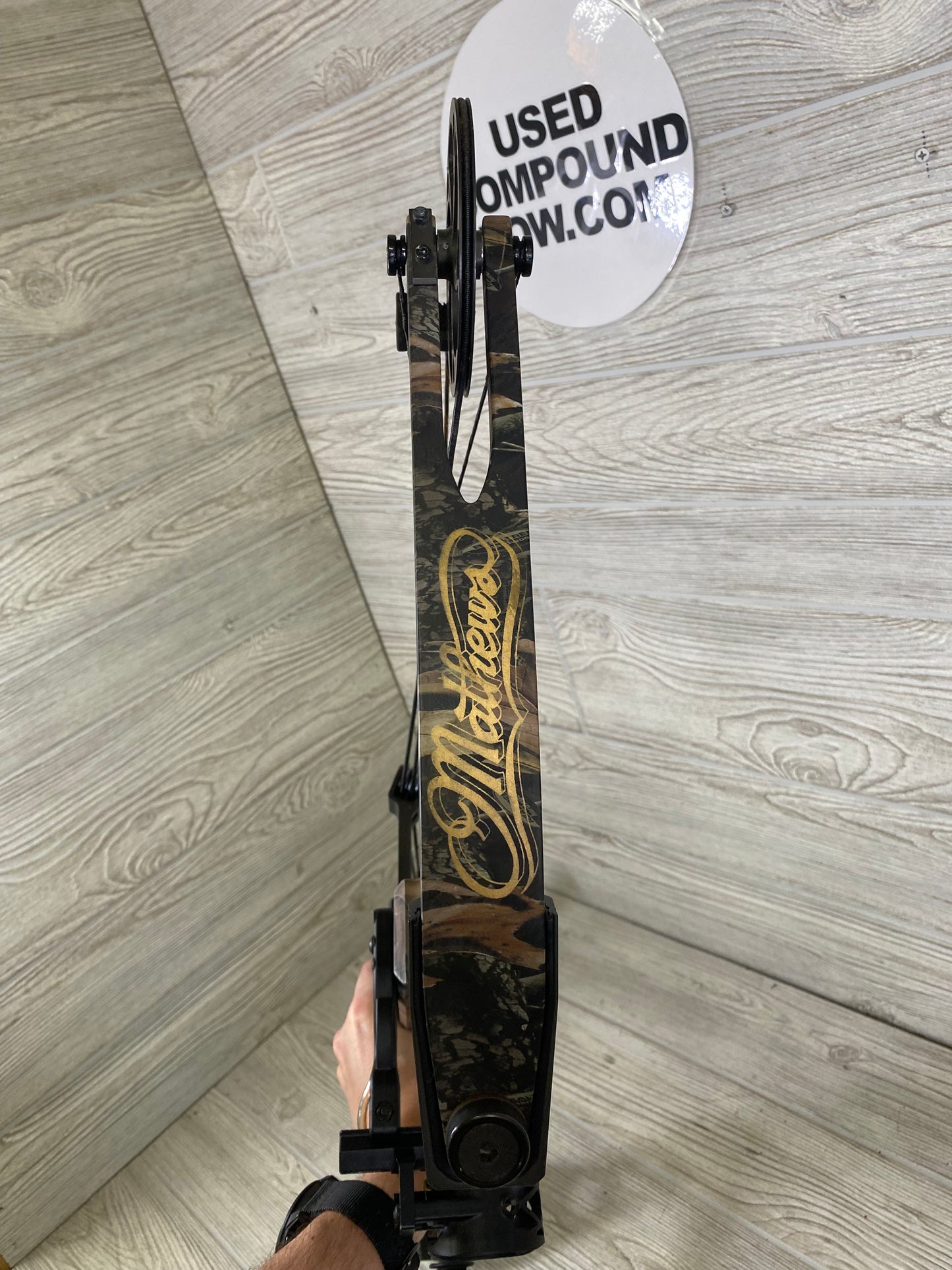 Mathews Outback 29" 70lb Right Handed Bow package