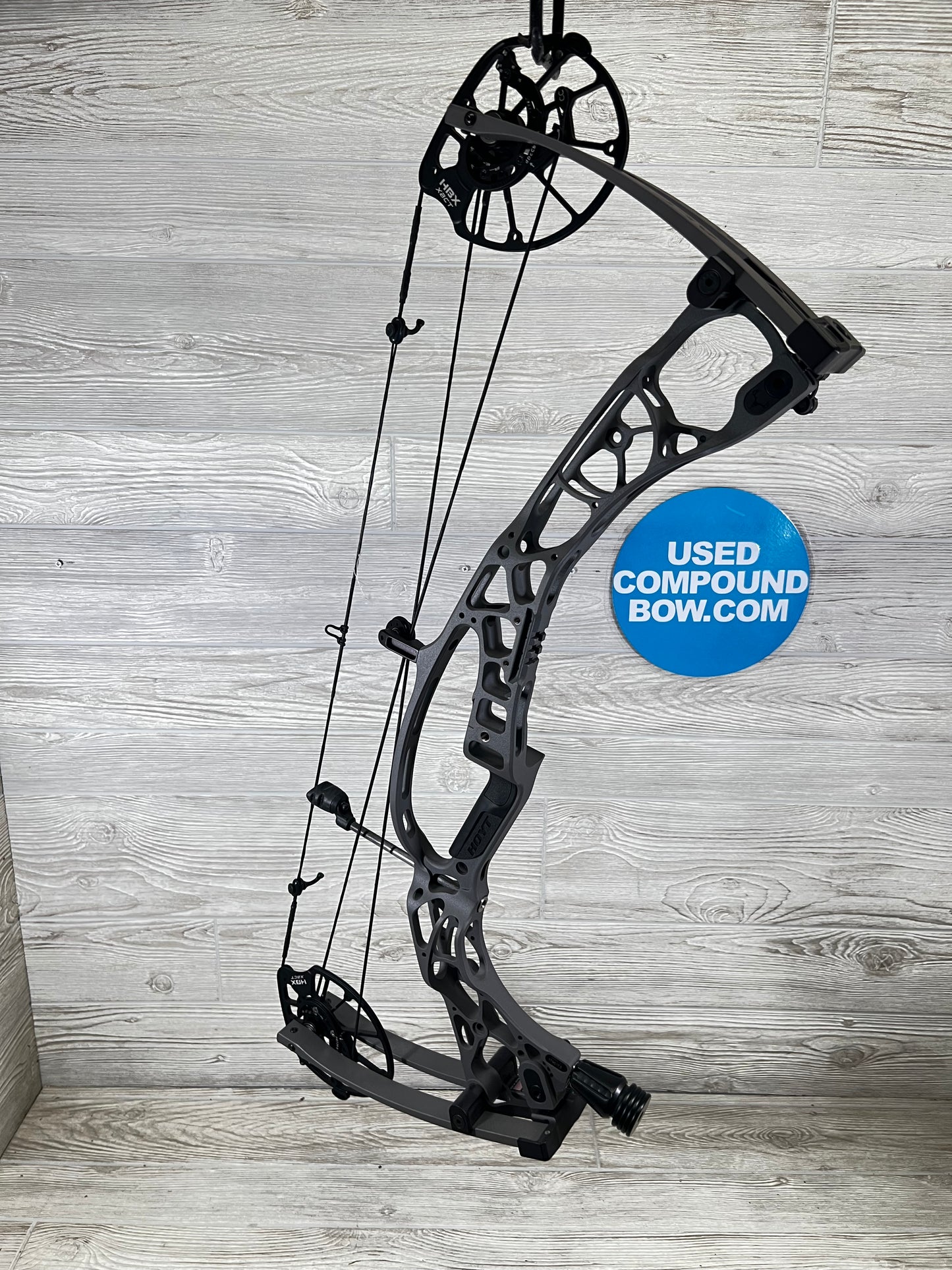 Used Hoyt Alpha X 30 Tombstone 60-70# 25" - 30" Right Hand