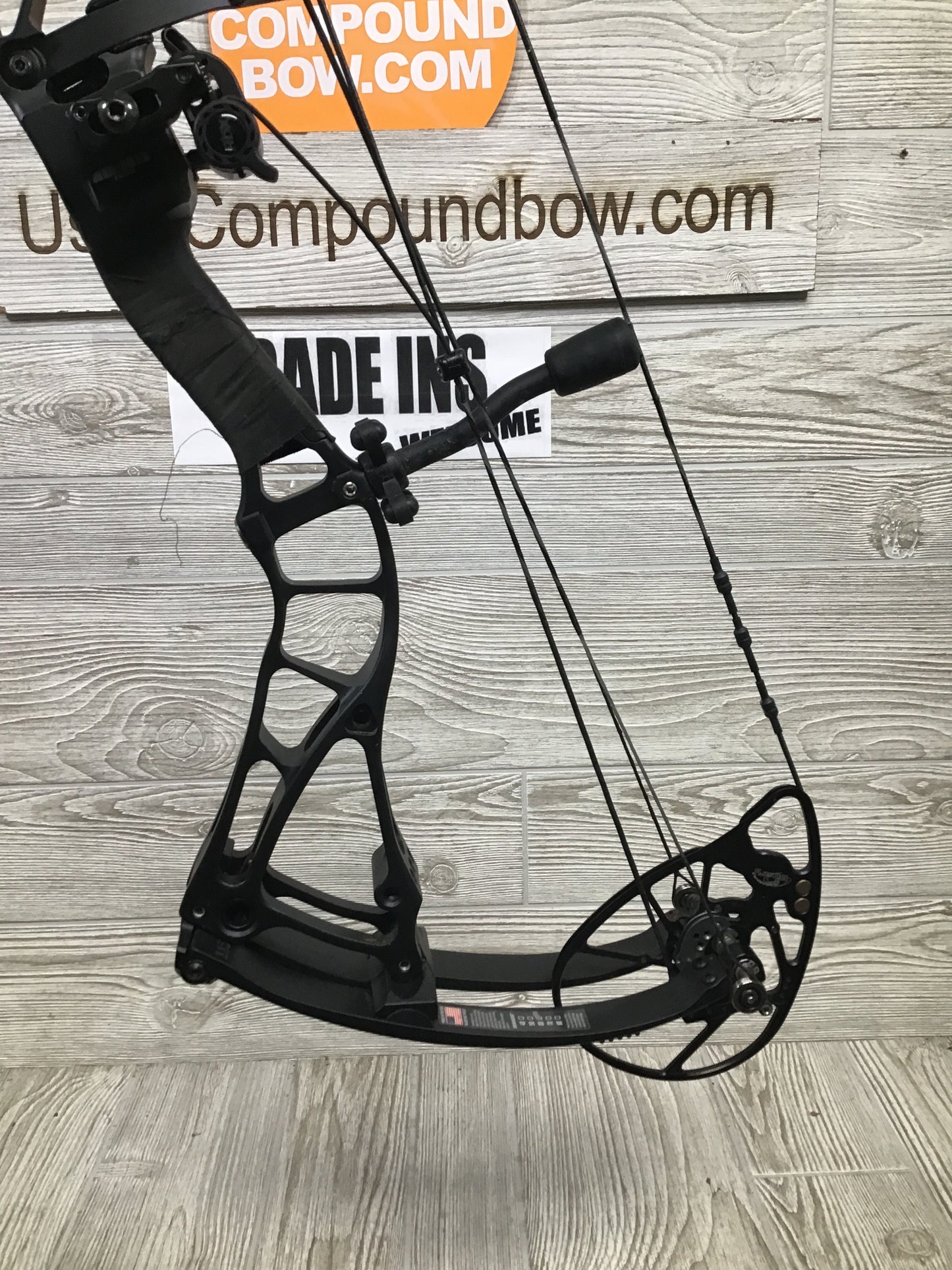 Used Bowtech Realm SR6 Left Hand Black 50-60#