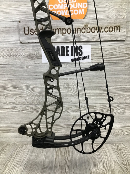 Used Mathews Lift X 29.5 Right Hand Ambush Green Riser/ Black limbs 30/60#