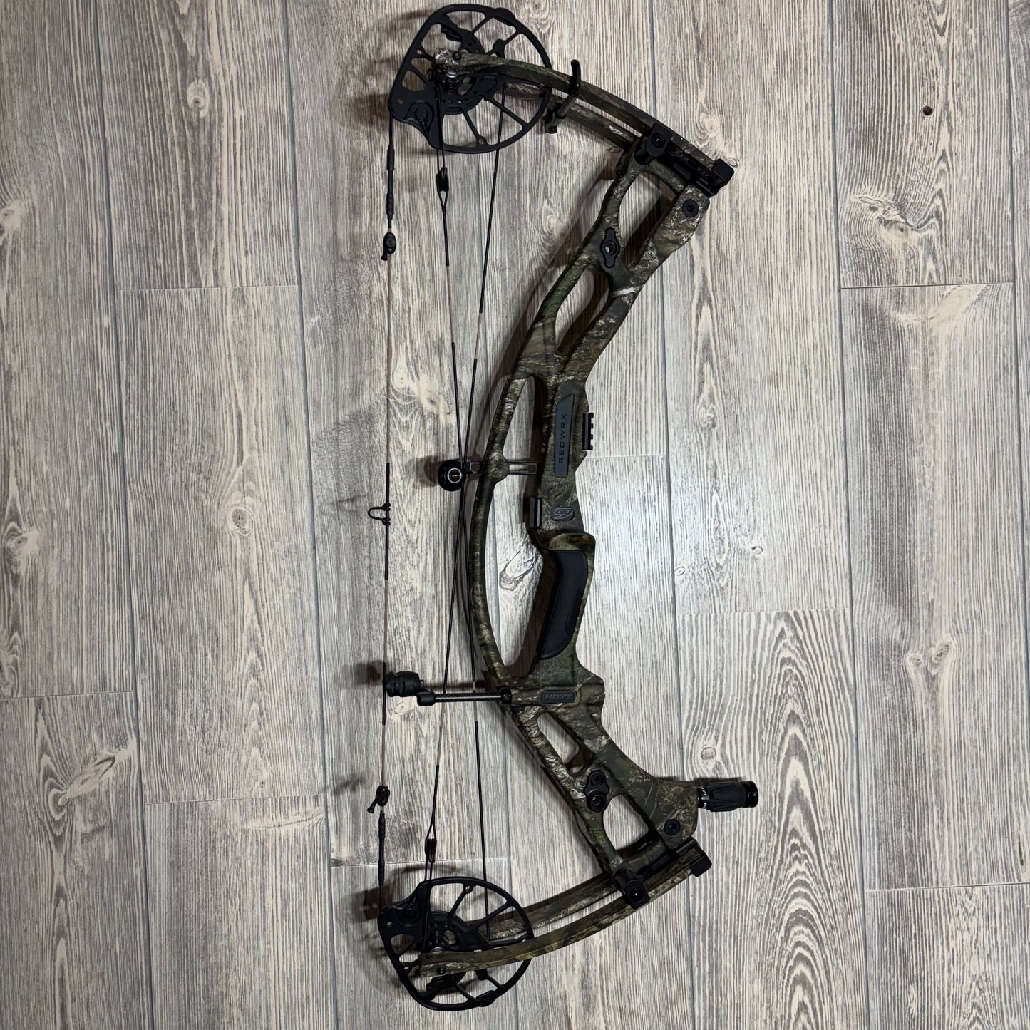 Used Hoyt RX-9 LH 70lb Realtree APX