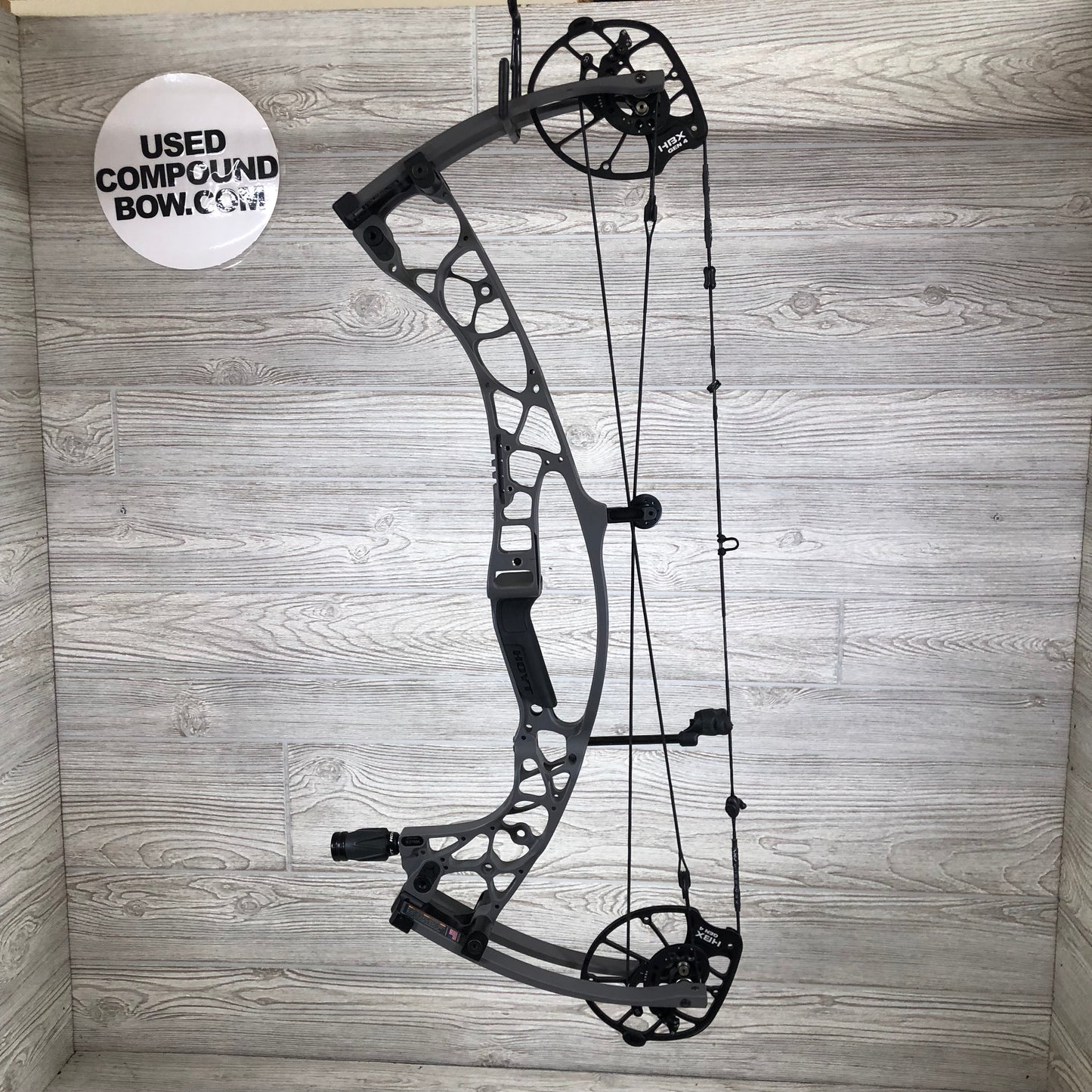 Used Hoyt Alpha AX-2 29 Tombstone LH 70# max