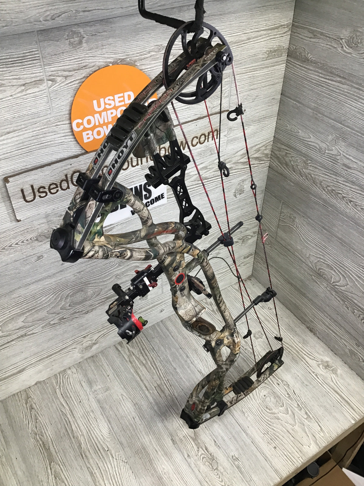 Used Hoyt Carbon Matrix 29" 70lb Right Hand Camo Bow Pkg