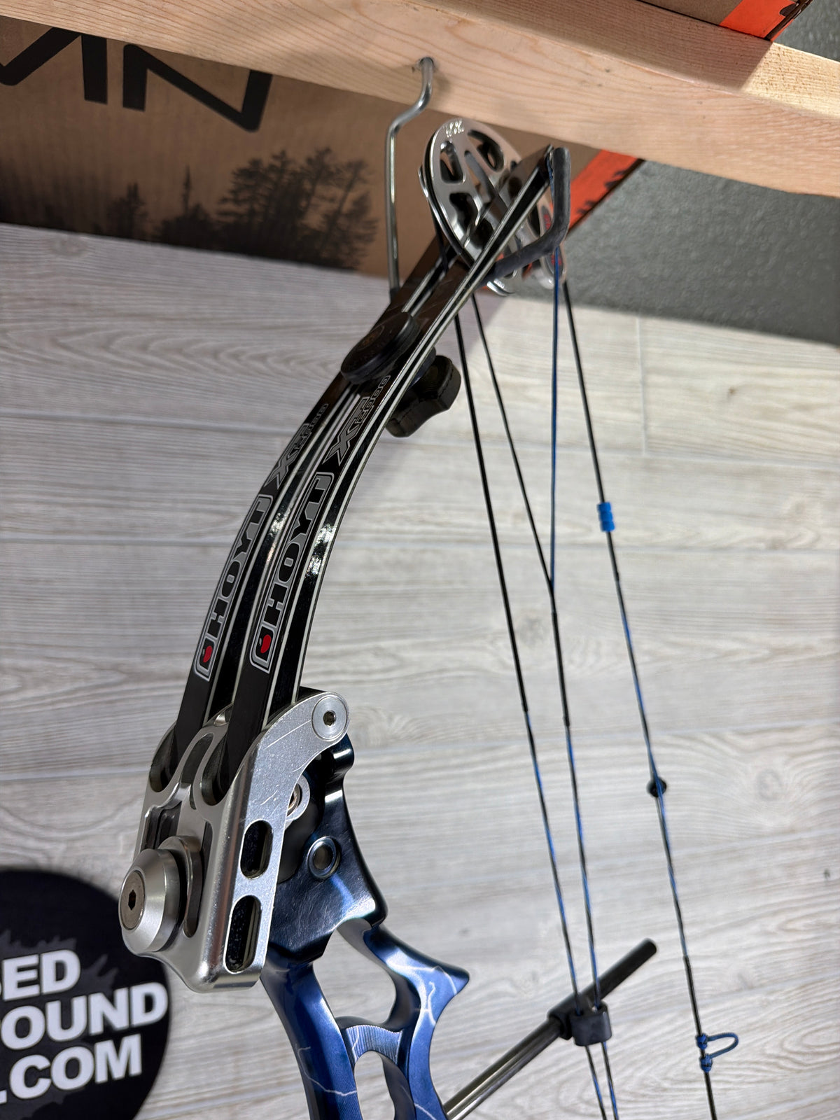 Used Hoyt Pro Tech Vintage Target Bow Blue Lightning Right Hand 60-70# 27.5-30" 65% Let-off