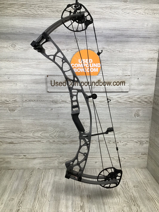 Used Hoyt Alpha X 33 Tombstone 60-70# 26-31" Right Handed